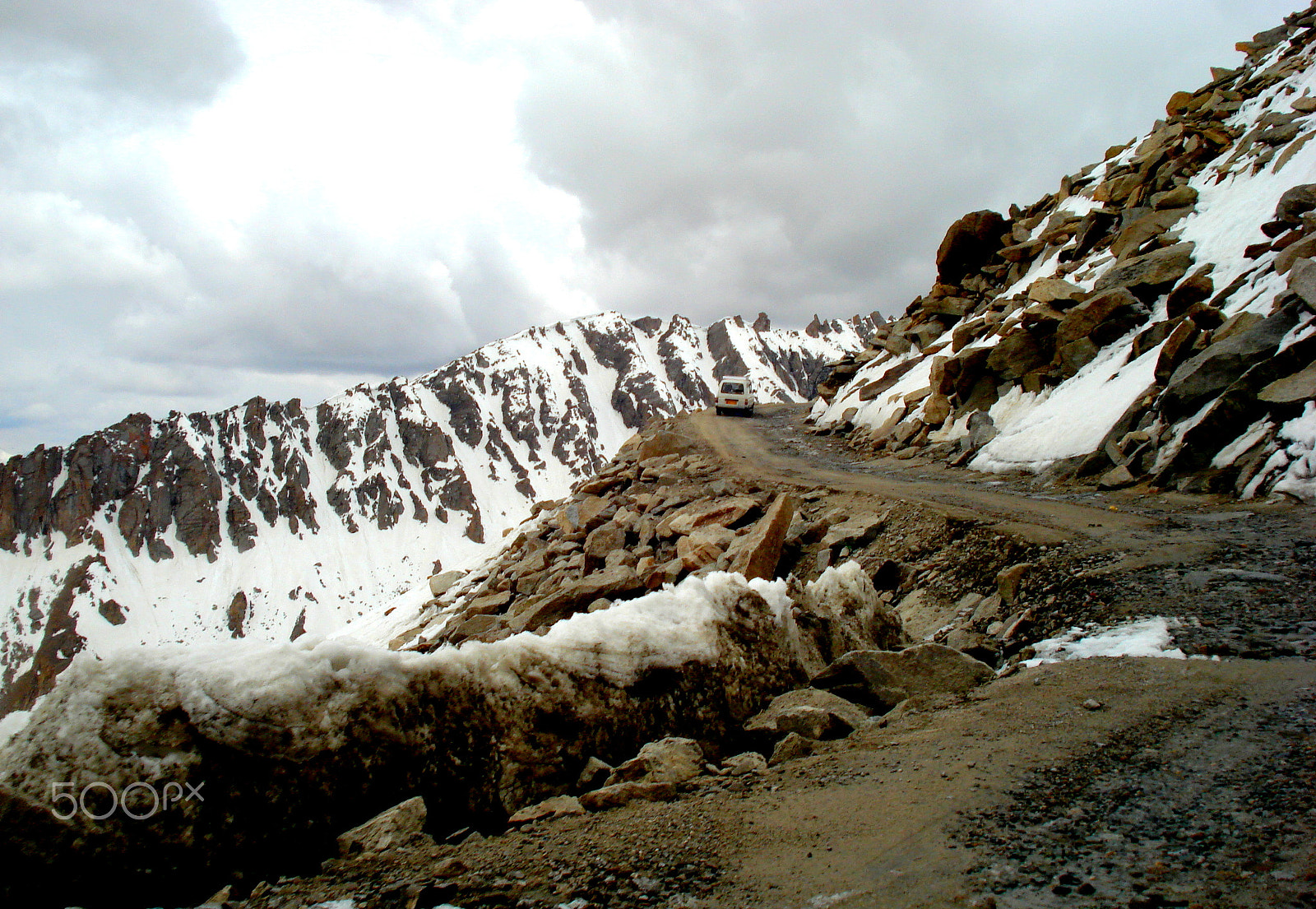 Sony DSC-W70 sample photo. Towards world's highest motor-able road photography