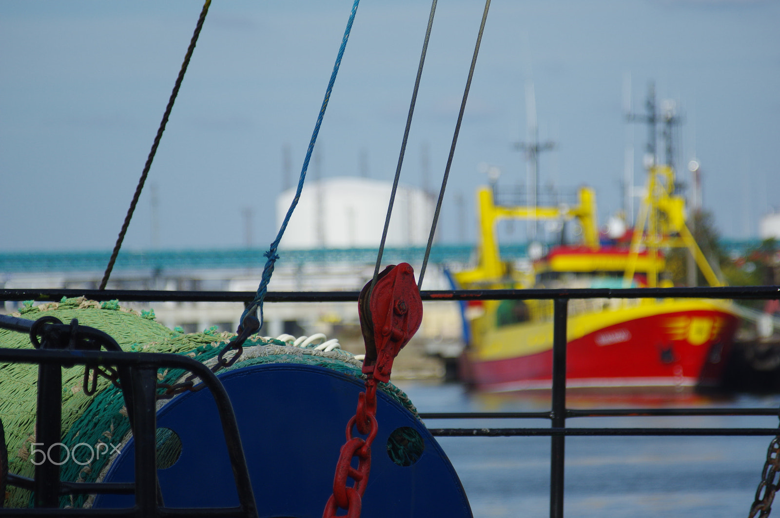 Samsung/Schneider D-XENON 50-200mm F4-5.6 ED sample photo. The red photography