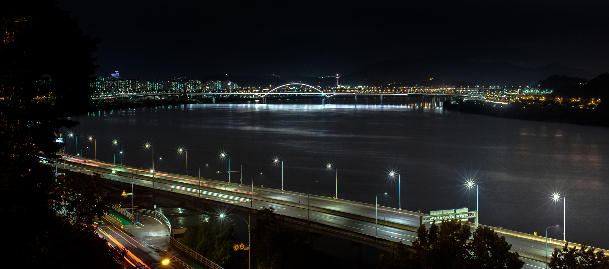 Nikon D7100 + AF Zoom-Nikkor 35-70mm f/2.8D sample photo. Seoul bridge photography