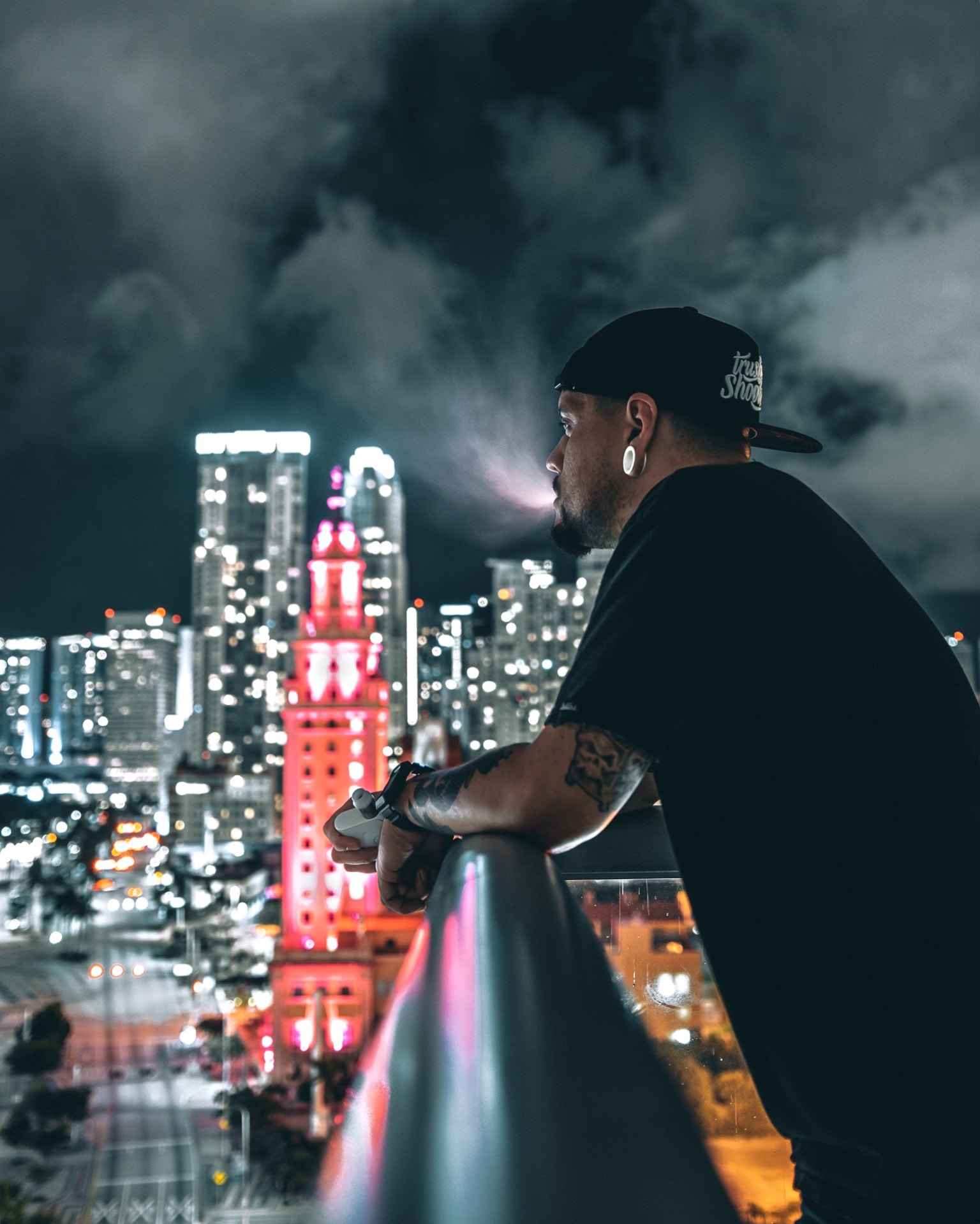 Sigma 18-35mm f/1.8 DC HSM sample photo. Inhaling the city photography