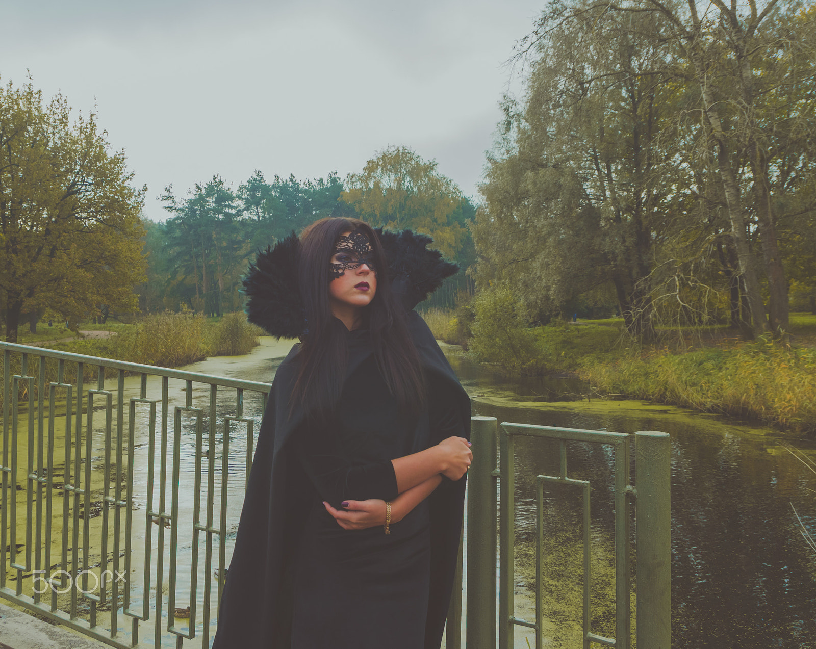 Sigma 18-250mm F3.5-6.3 DC OS HSM sample photo. Beautiful girl in a black mask and mantle photography