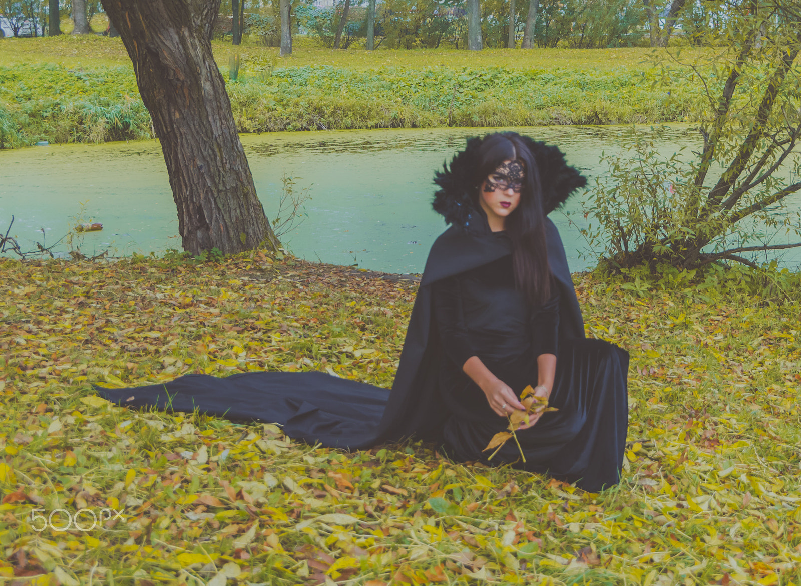 Sigma 18-250mm F3.5-6.3 DC OS HSM sample photo. Beautiful girl in a black mask and mantle photography