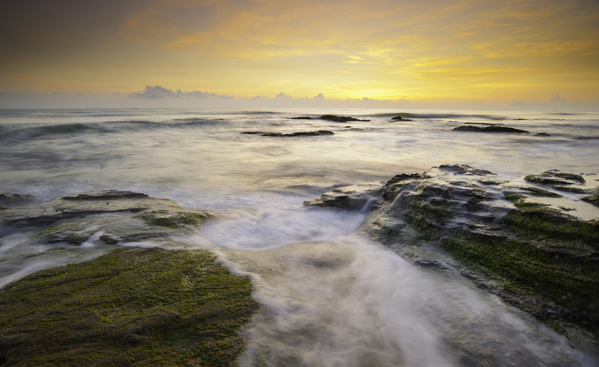 Nikon D700 + Nikon AF Nikkor 18-35mm F3.5-4.5D IF ED sample photo. Beam up the sky photography