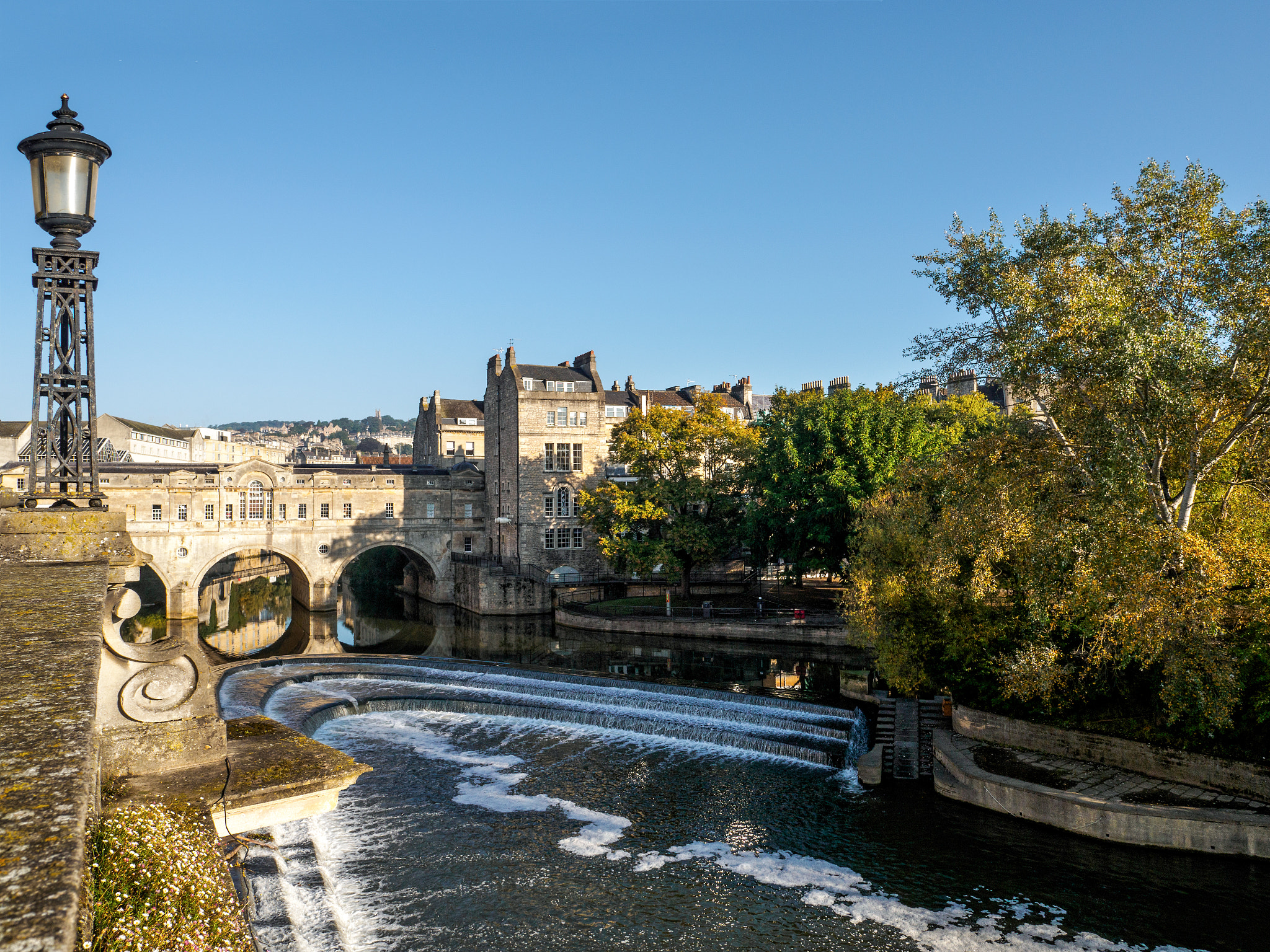 Olympus PEN-F + OLYMPUS M.12mm F2.0 sample photo. View of pulteney bridge and weir in bath photography