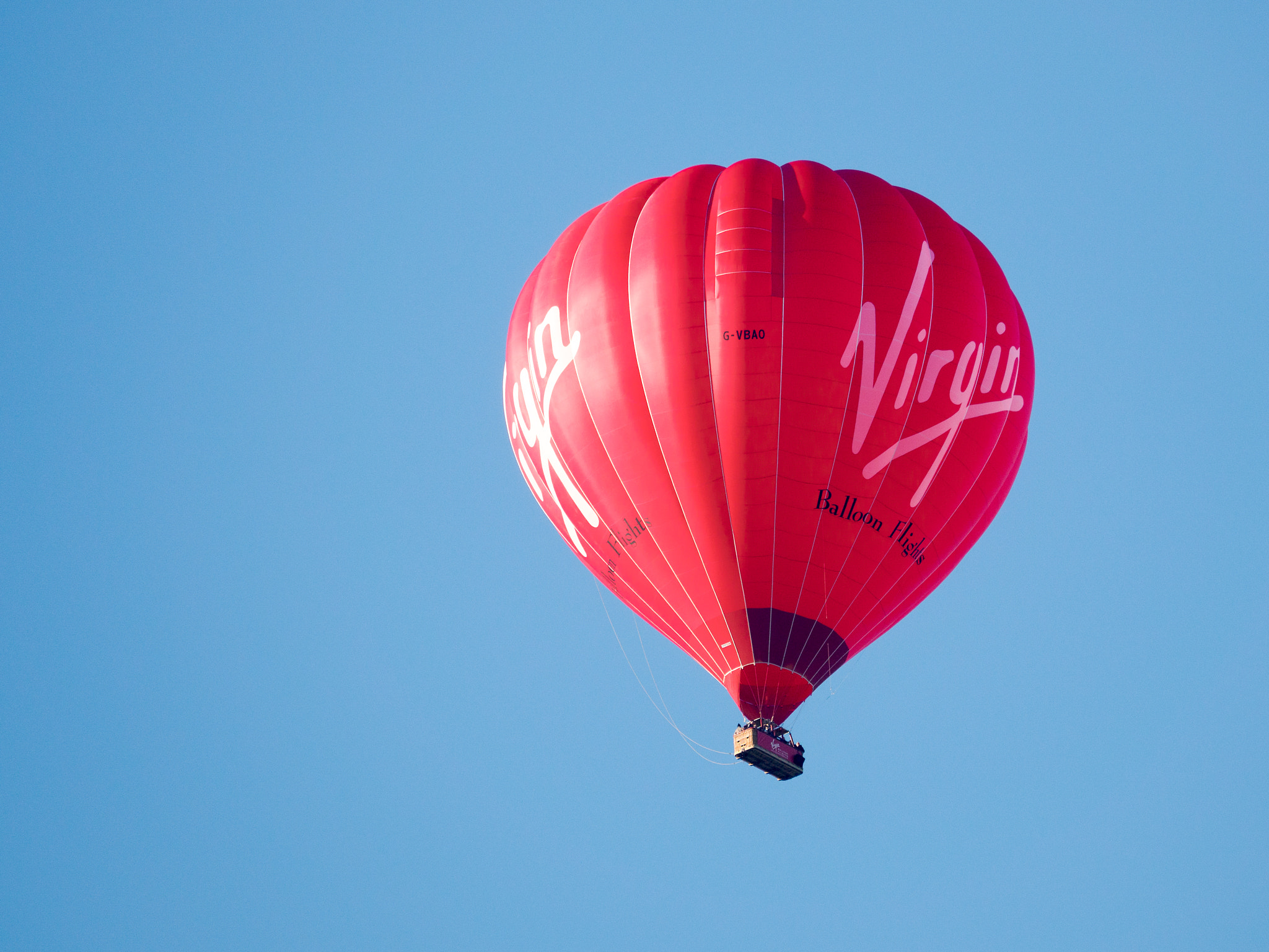 Olympus PEN-F sample photo. Hot air balloon flying over bath photography