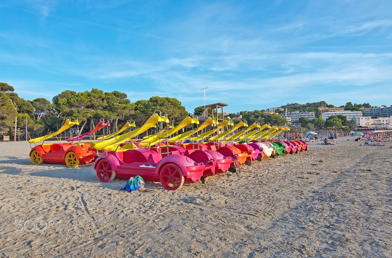 Nikon D7100 + AF Zoom-Nikkor 80-200mm f/4.5-5.6D sample photo. Toy boats parked photography