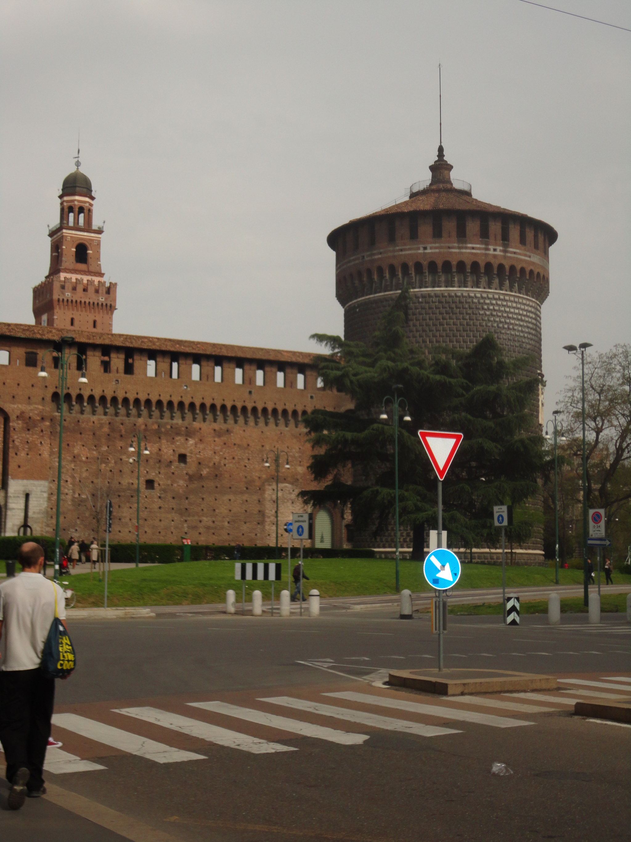 Sony DSC-W580 sample photo. Castello sforzesco photography