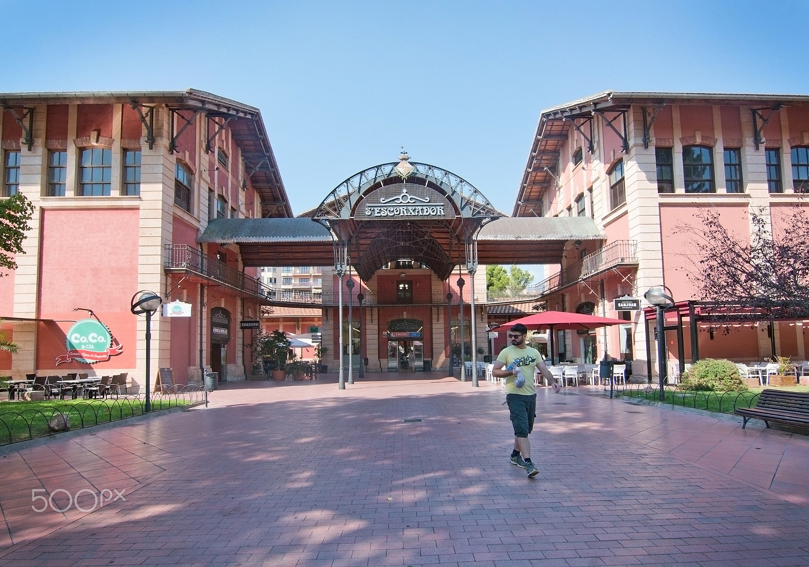 Nikon D7100 + Nikon PC-E Nikkor 24mm F3.5D ED Tilt-Shift sample photo. Sant juan market exterior photography