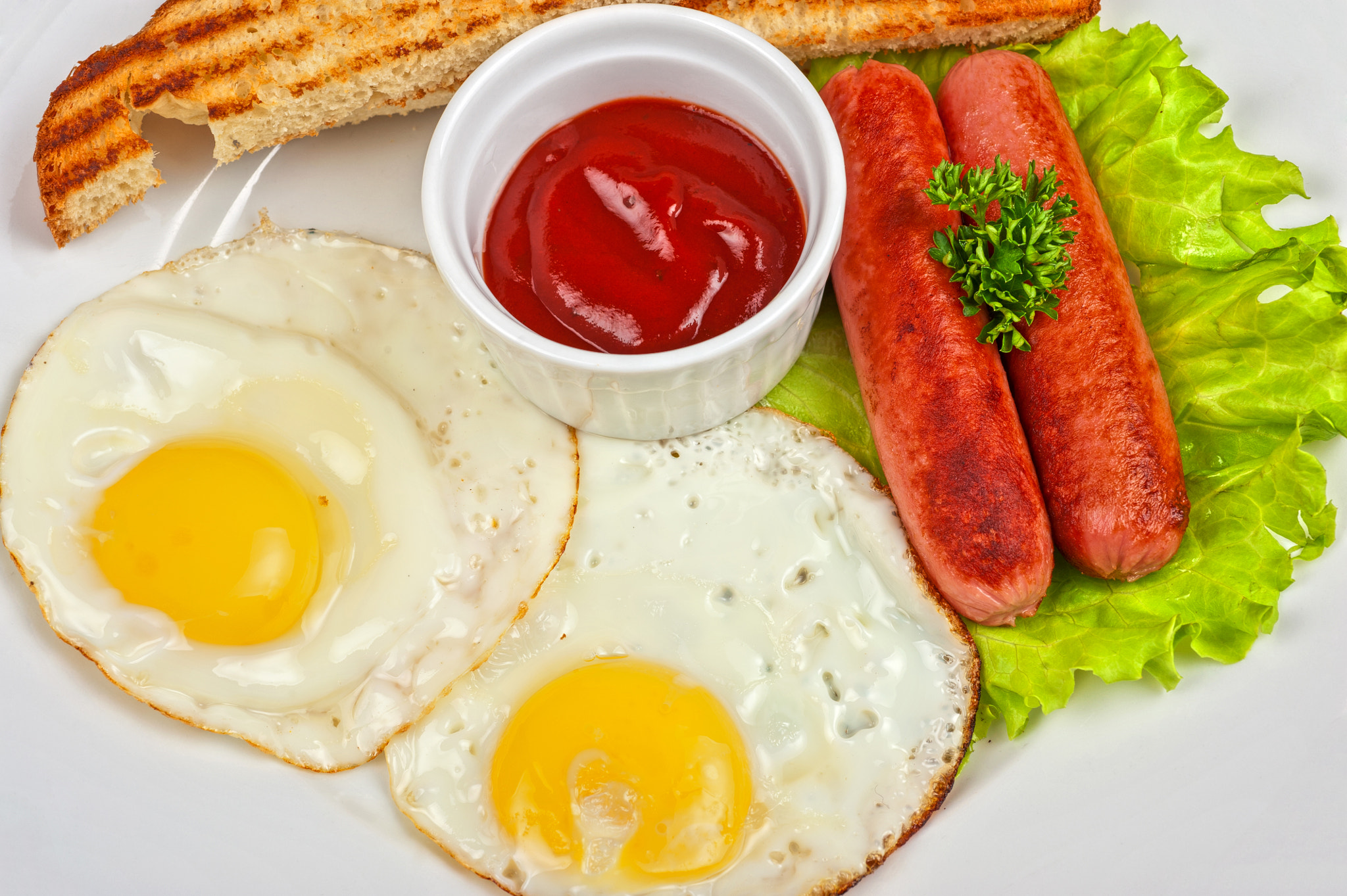 Nikon AF Micro-Nikkor 60mm F2.8D sample photo. Fried eggs with sausages photography