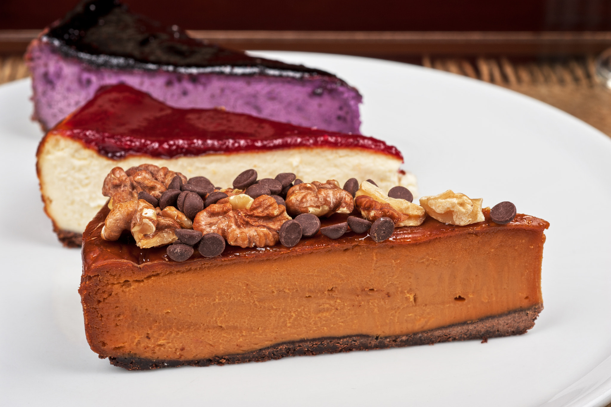 Nikon AF Micro-Nikkor 60mm F2.8D sample photo. Cheesecake with chocolate and nuts photography