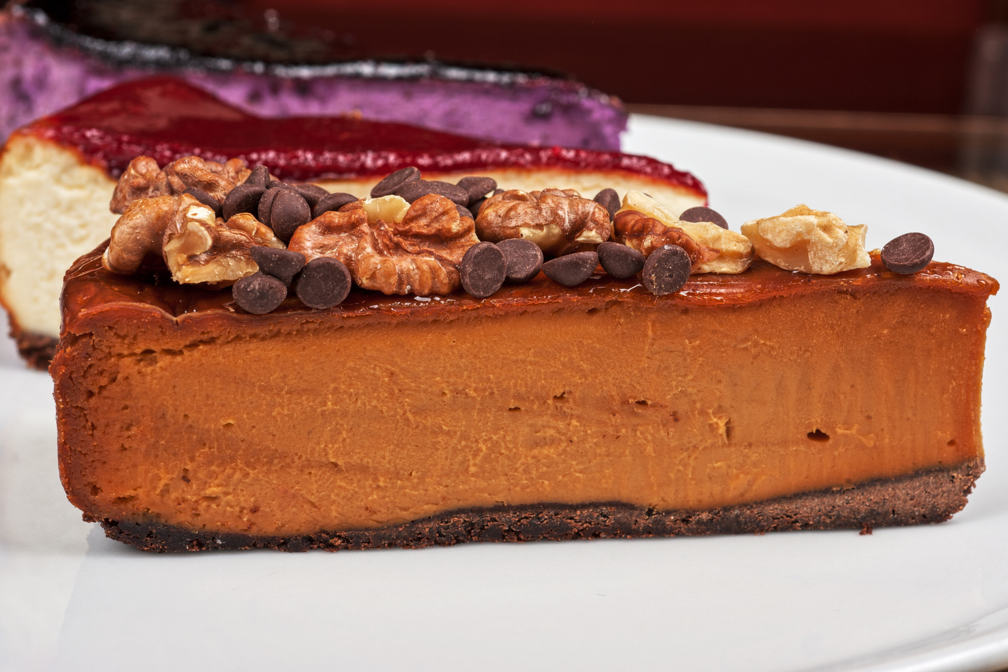 Nikon AF Micro-Nikkor 60mm F2.8D sample photo. Cheesecake with chocolate and nuts photography