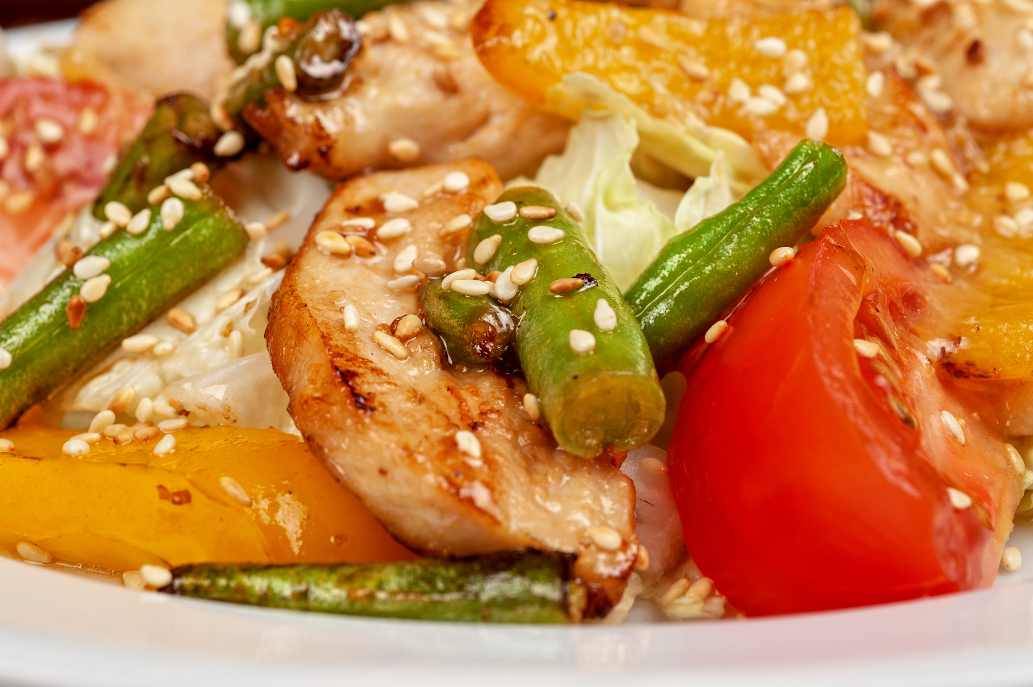 Nikon D700 + Nikon AF Micro-Nikkor 60mm F2.8D sample photo. Warm salad with chicken photography