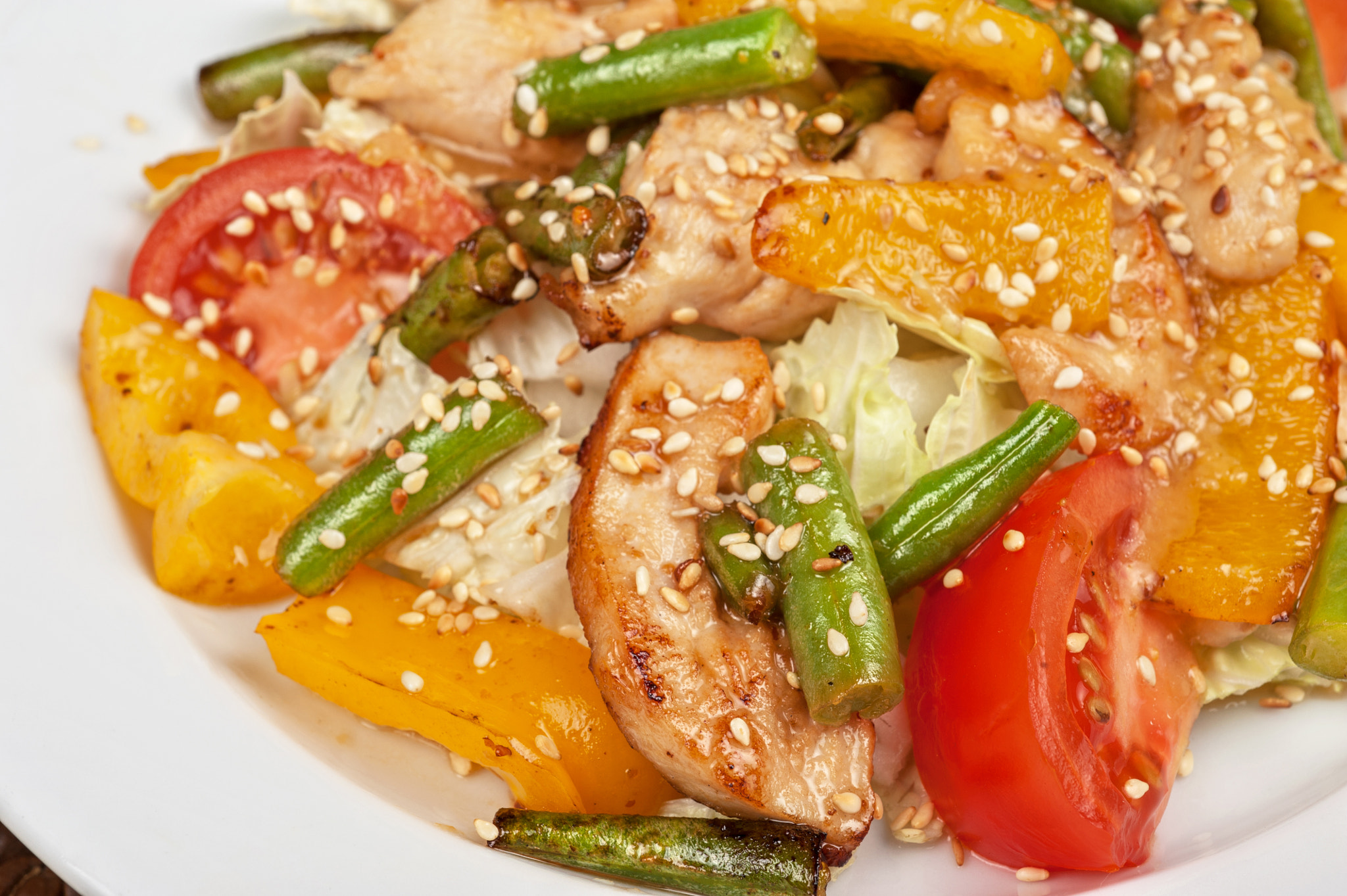 Nikon D700 + Nikon AF Micro-Nikkor 60mm F2.8D sample photo. Warm salad with chicken photography