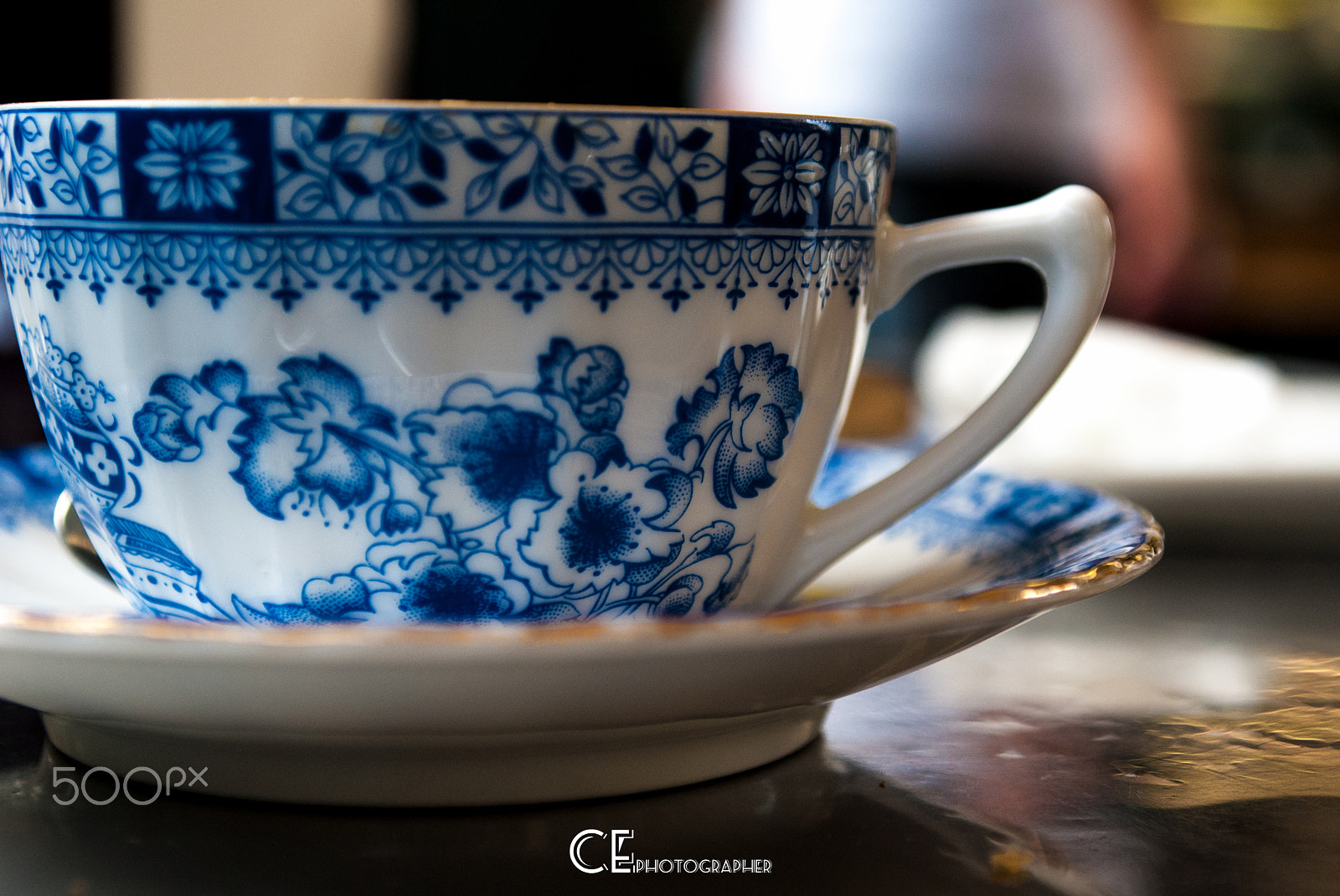 Sony Alpha DSLR-A200 + Sigma 28-70mm EX DG F2.8 sample photo. Tea time photography