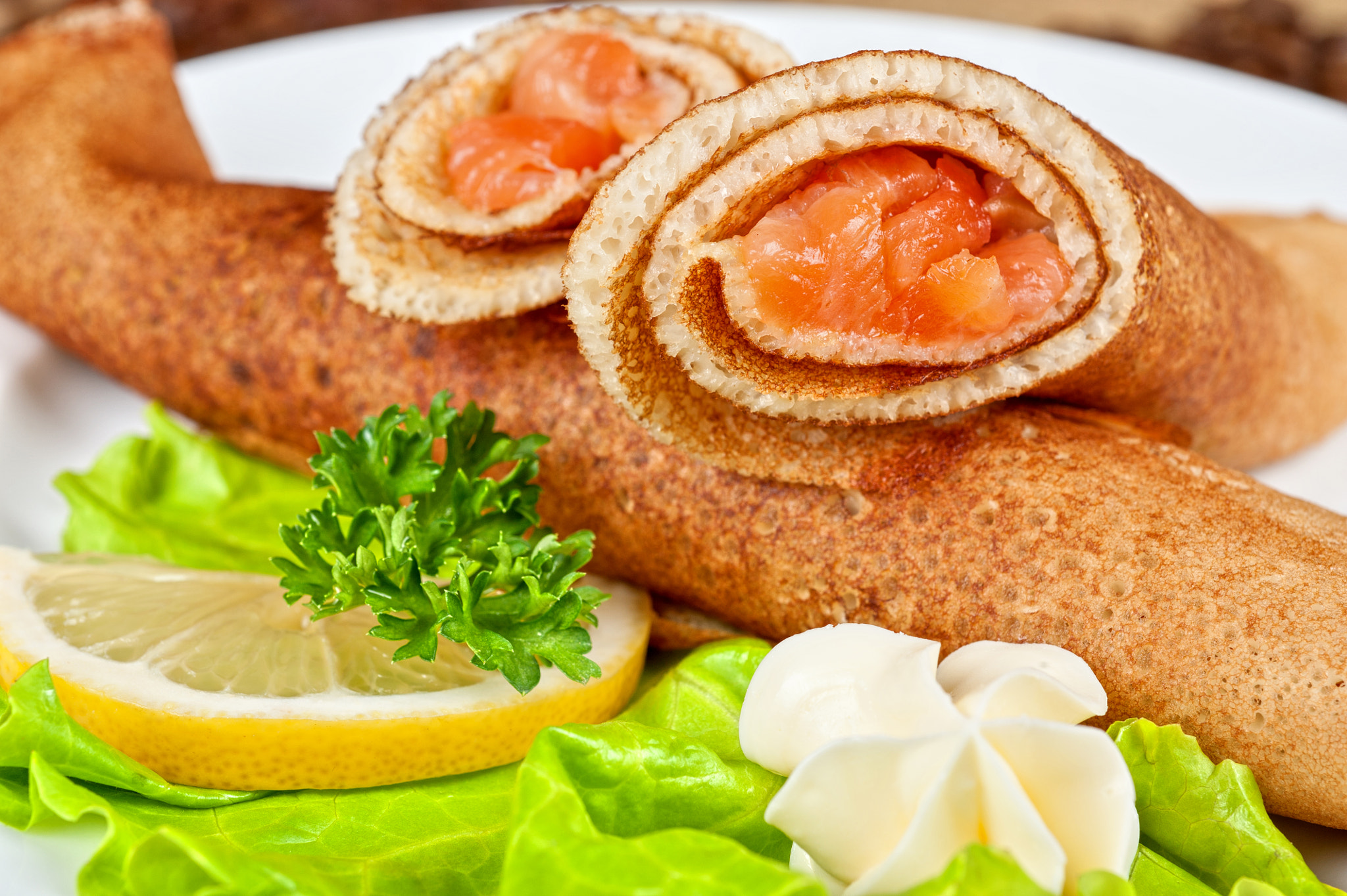 Nikon D700 + Nikon AF Micro-Nikkor 60mm F2.8D sample photo. Pancakes with salmon photography