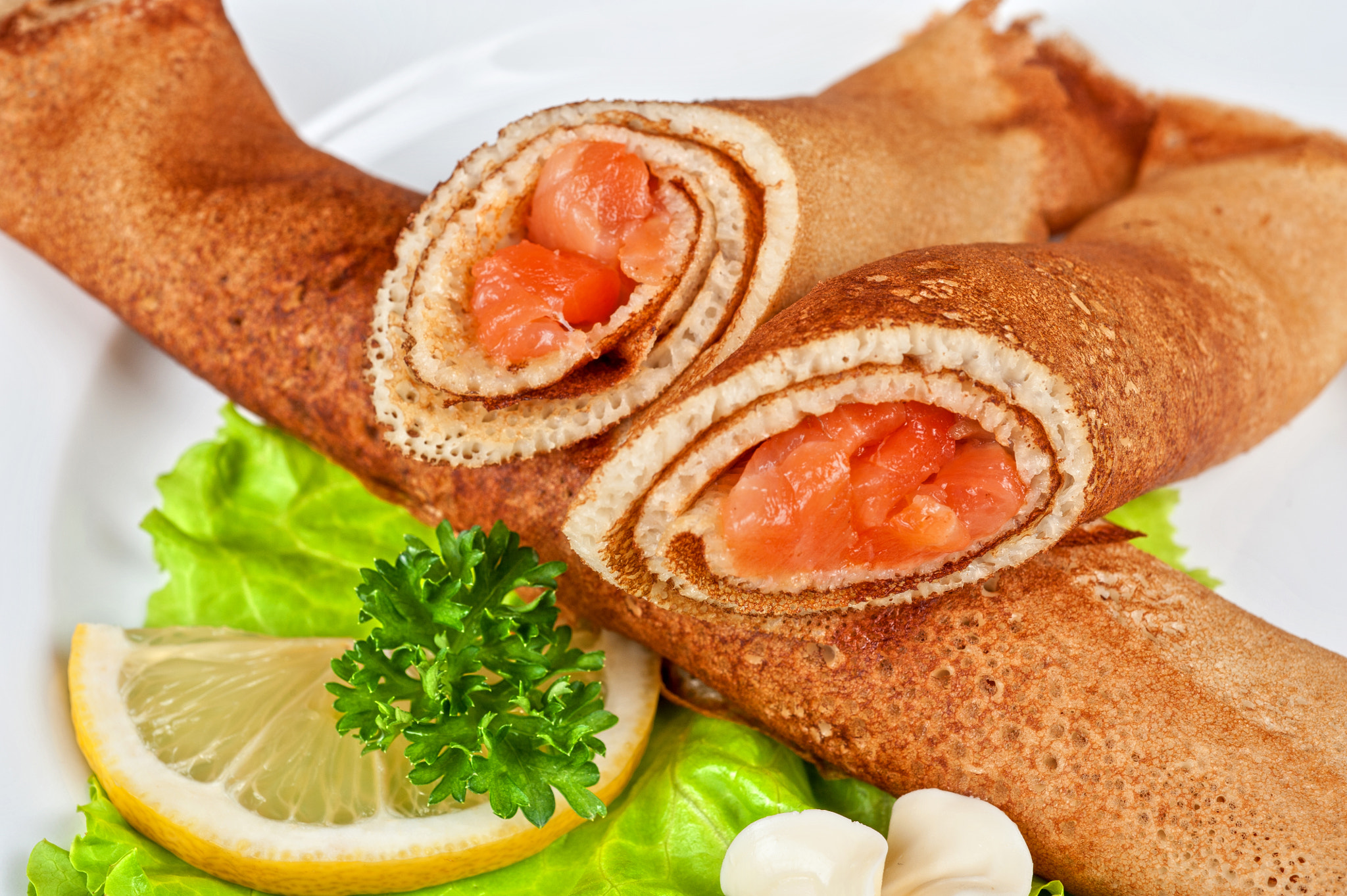 Nikon D700 + Nikon AF Micro-Nikkor 60mm F2.8D sample photo. Pancakes with salmon photography