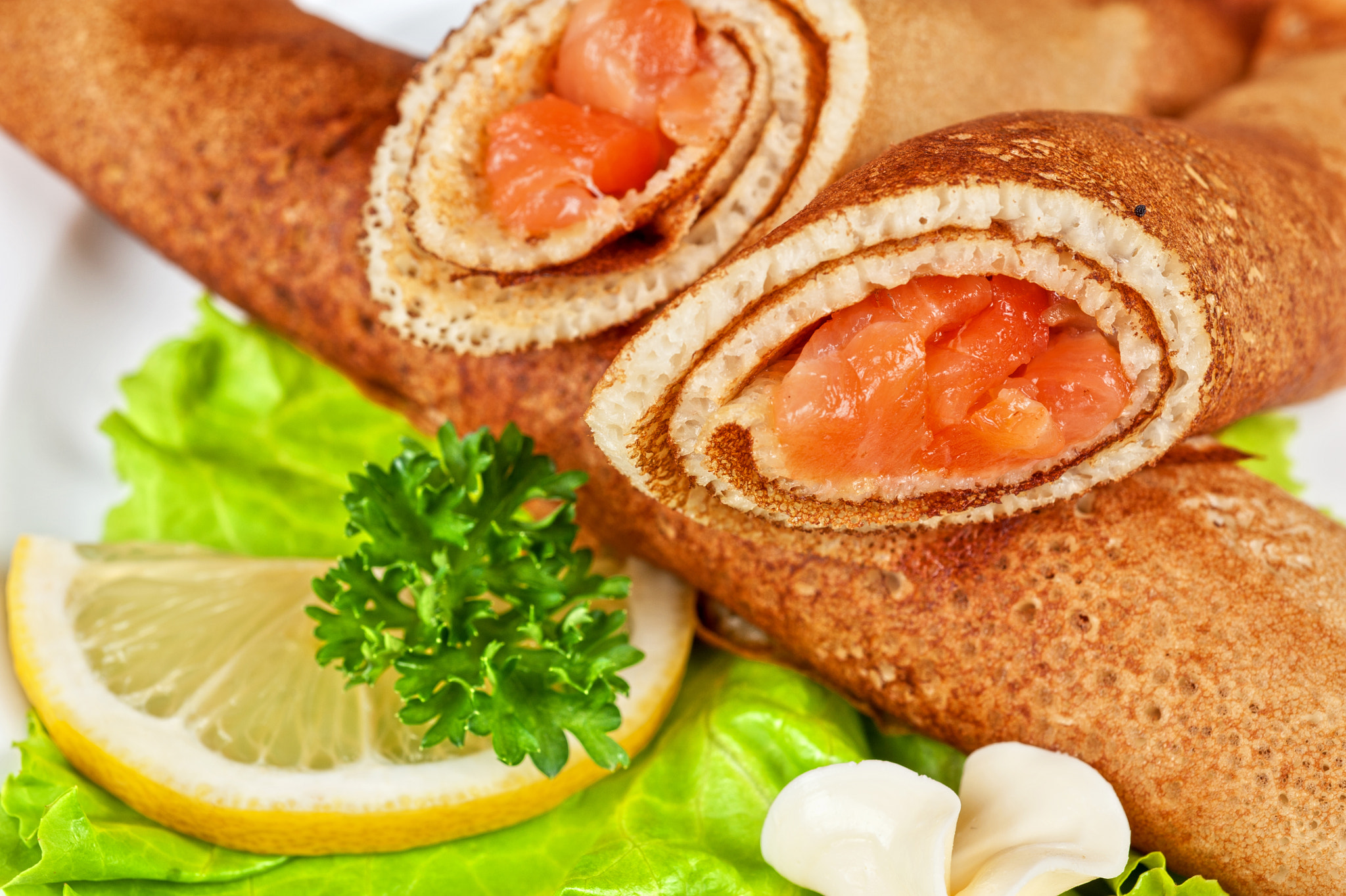 Nikon D700 + Nikon AF Micro-Nikkor 60mm F2.8D sample photo. Pancakes with salmon photography