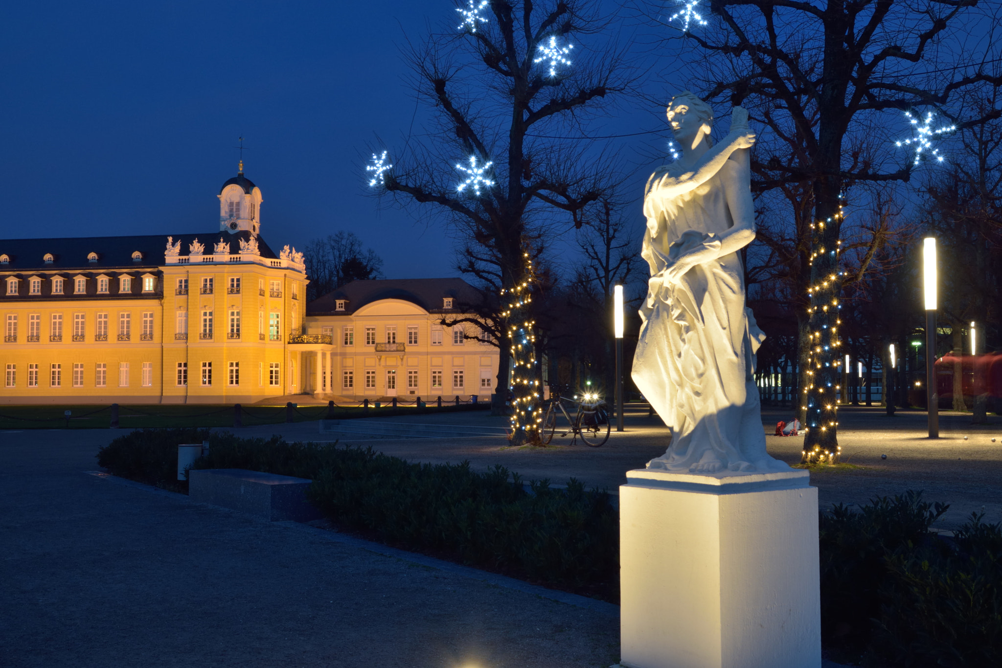 Nikon D5500 + Sigma 17-70mm F2.8-4 DC Macro OS HSM sample photo. Karlsruhe castle on christmas photography