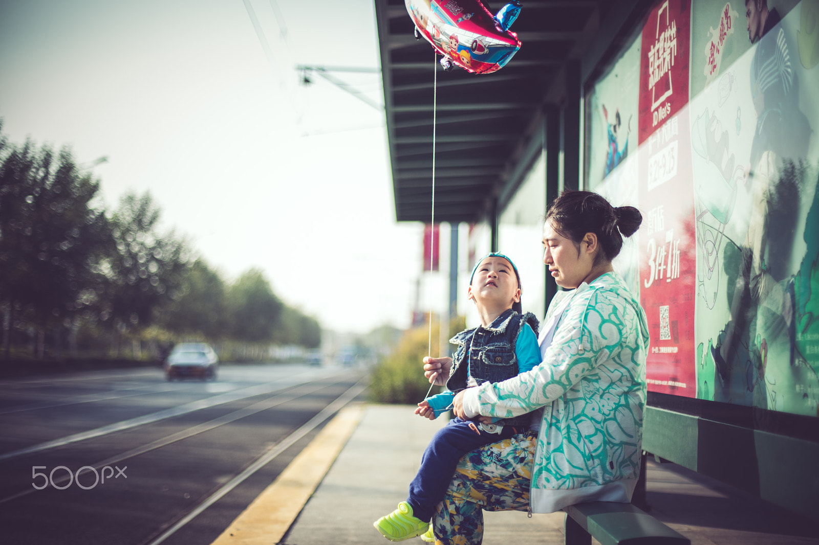 Canon EOS 5DS + Canon EF 50mm F1.4 USM sample photo. Waiting for the train photography