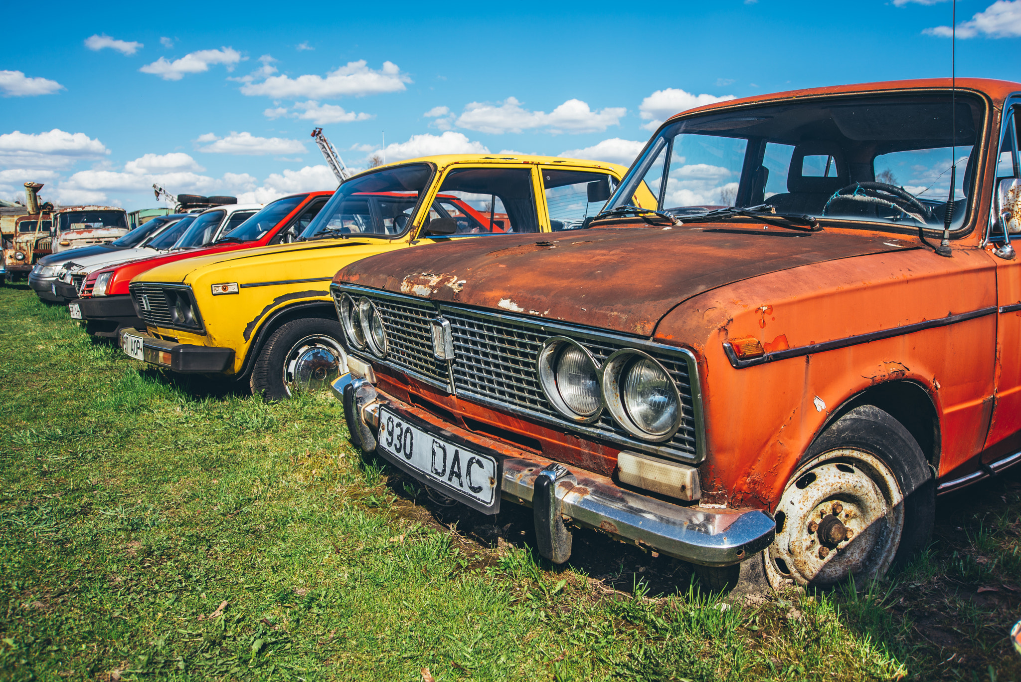 AF Zoom-Nikkor 28-70mm f/3.5-4.5D sample photo. Cemetery of cars photography