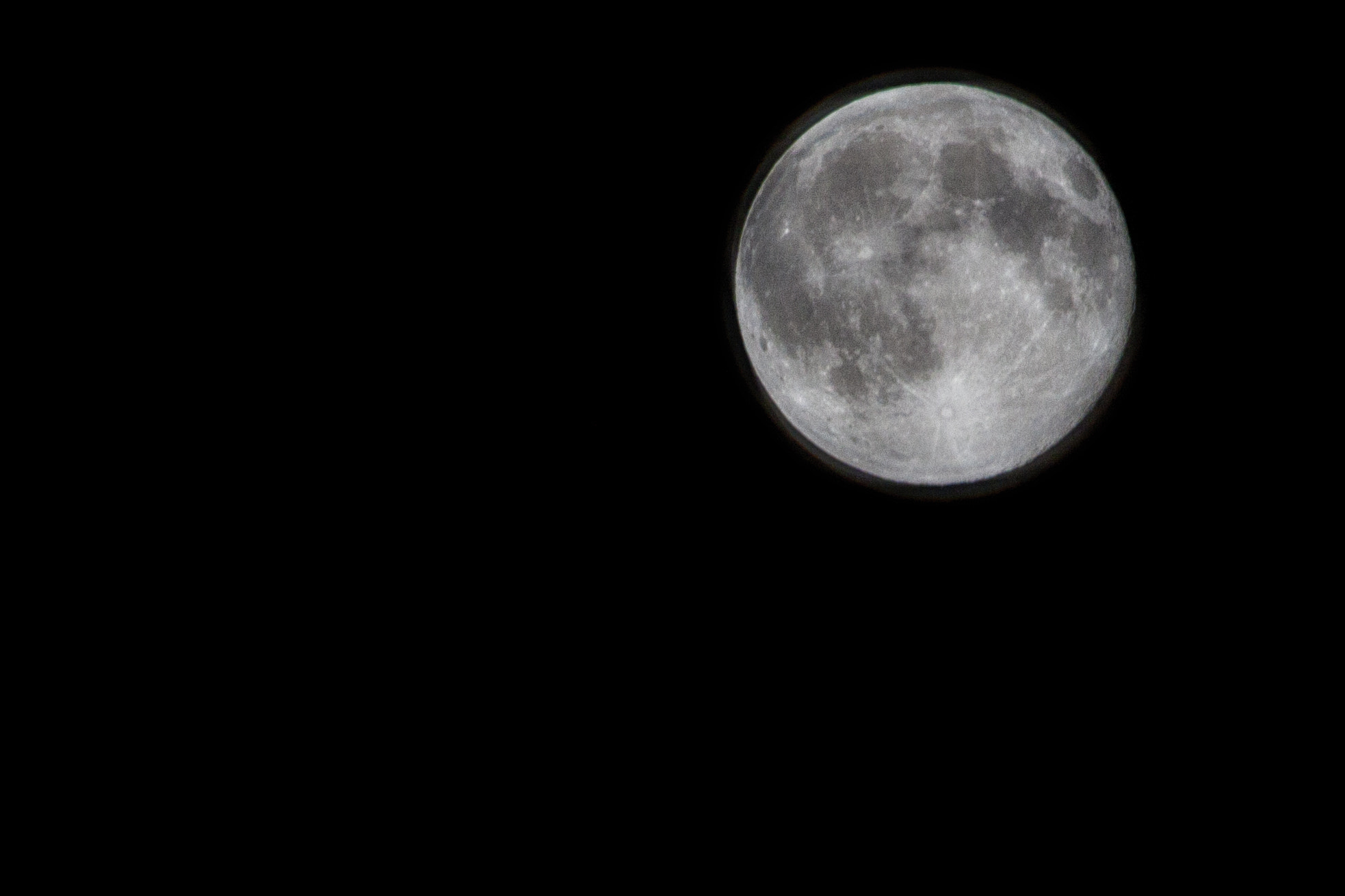 Canon EOS 500D (EOS Rebel T1i / EOS Kiss X3) sample photo. Moon photography