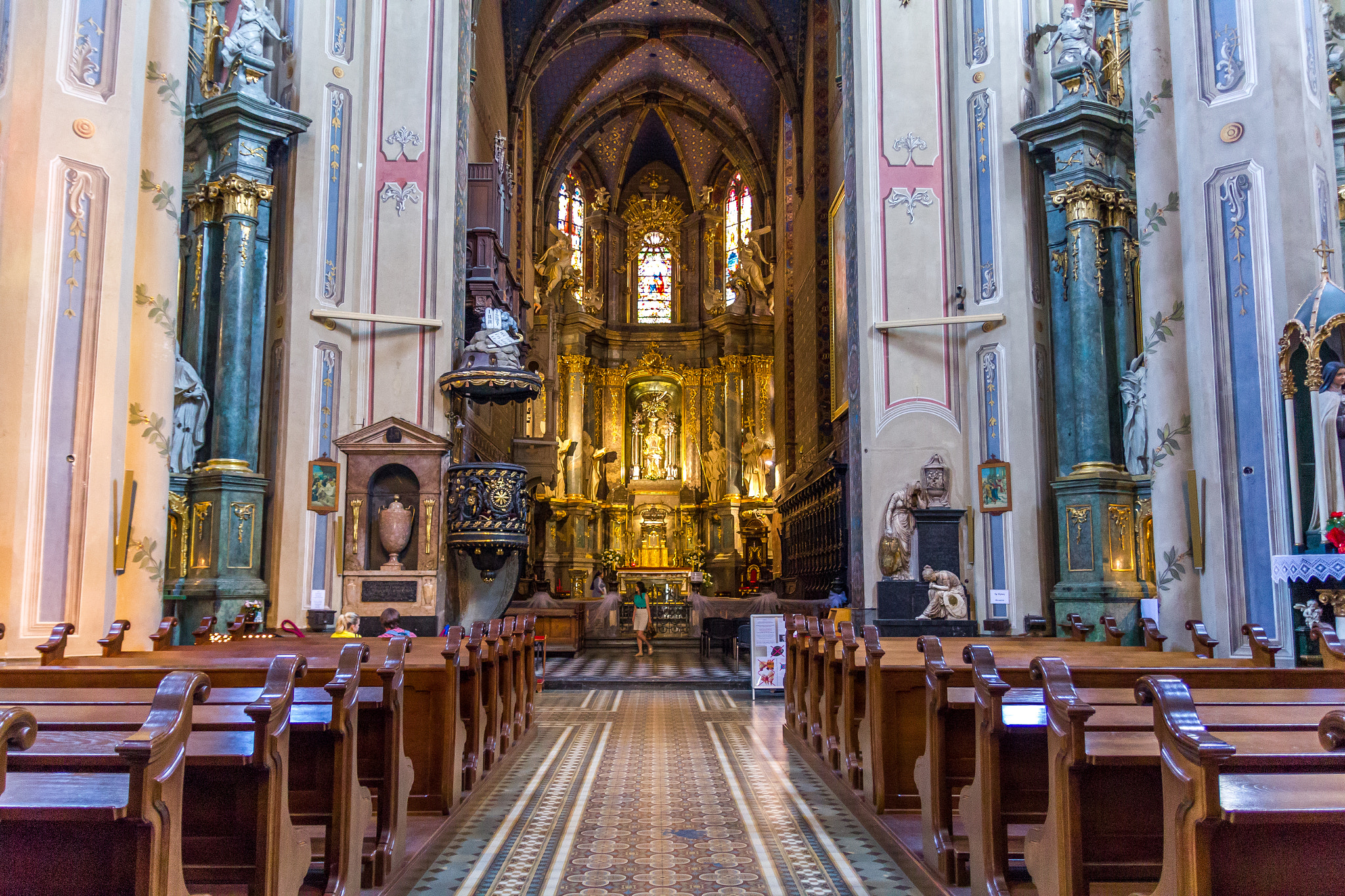 Canon EOS 550D (EOS Rebel T2i / EOS Kiss X4) sample photo. Church photography
