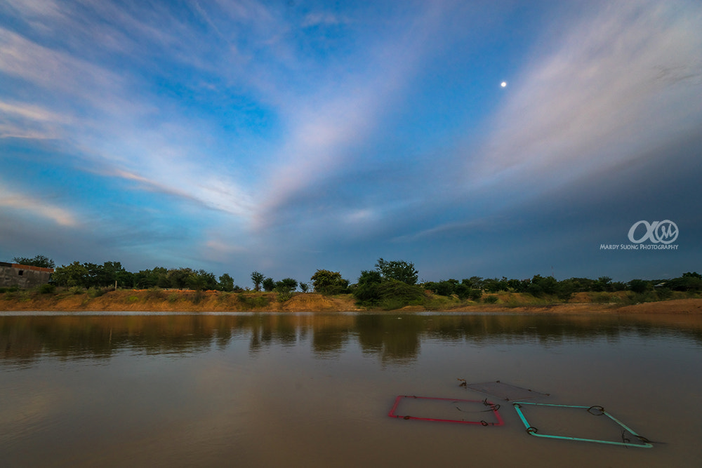 Sony Vario-Sonnar T* 16-35mm F2.8 ZA SSM II sample photo. Moon and sky! (ខេត្តកណ្តាល) photography