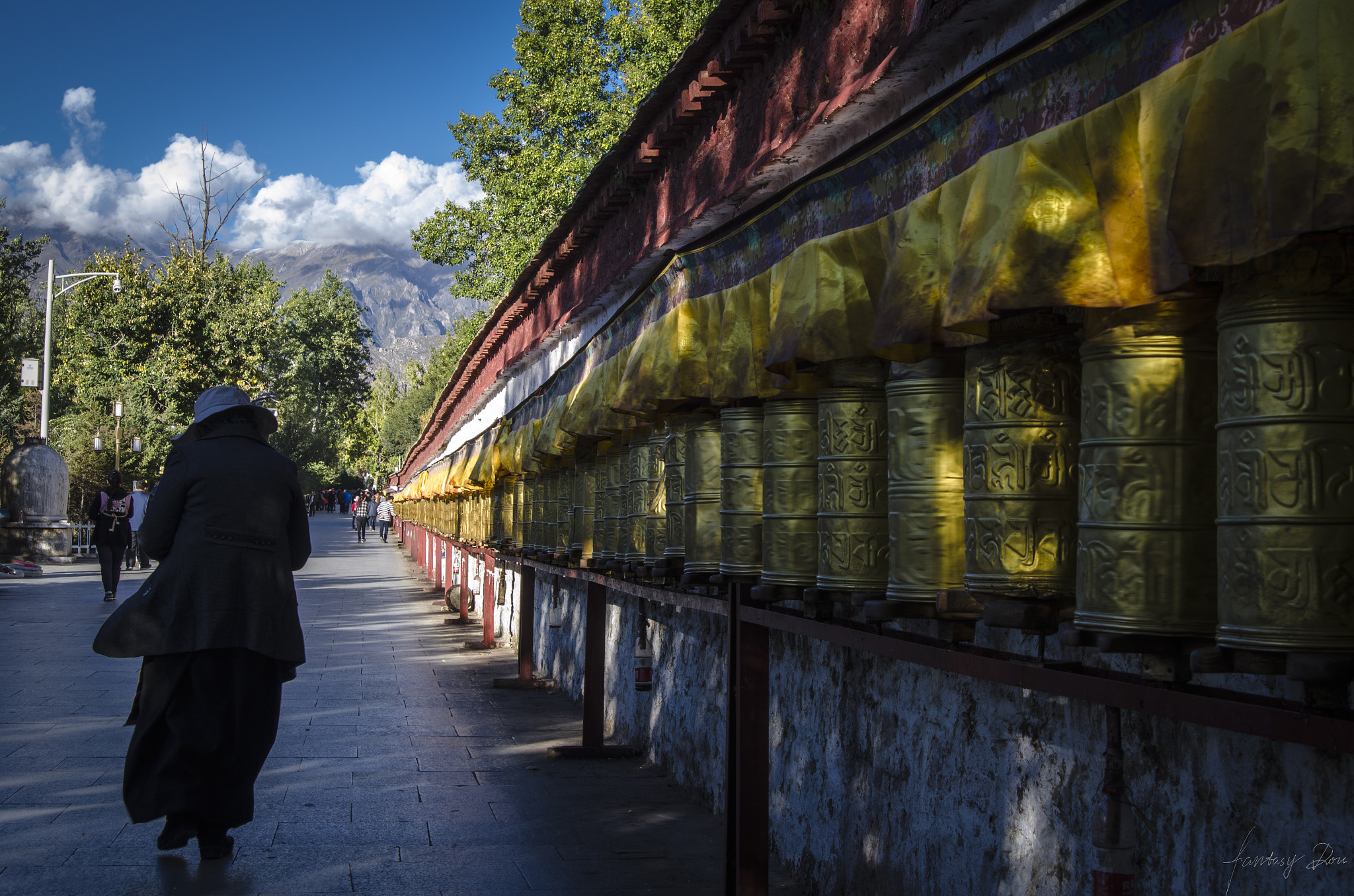 Nikon AF Nikkor 24-85mm F2.8-4D IF sample photo. Vista of lhasa photography
