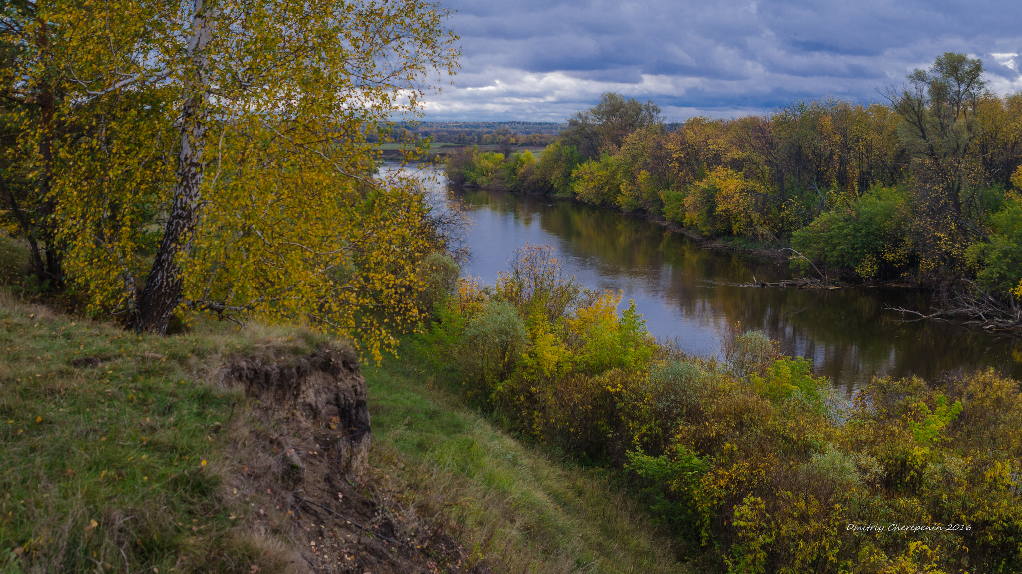 AF Zoom-Nikkor 28-105mm f/3.5-4.5D IF sample photo. Care in yellow. ipatovo. iset river photography