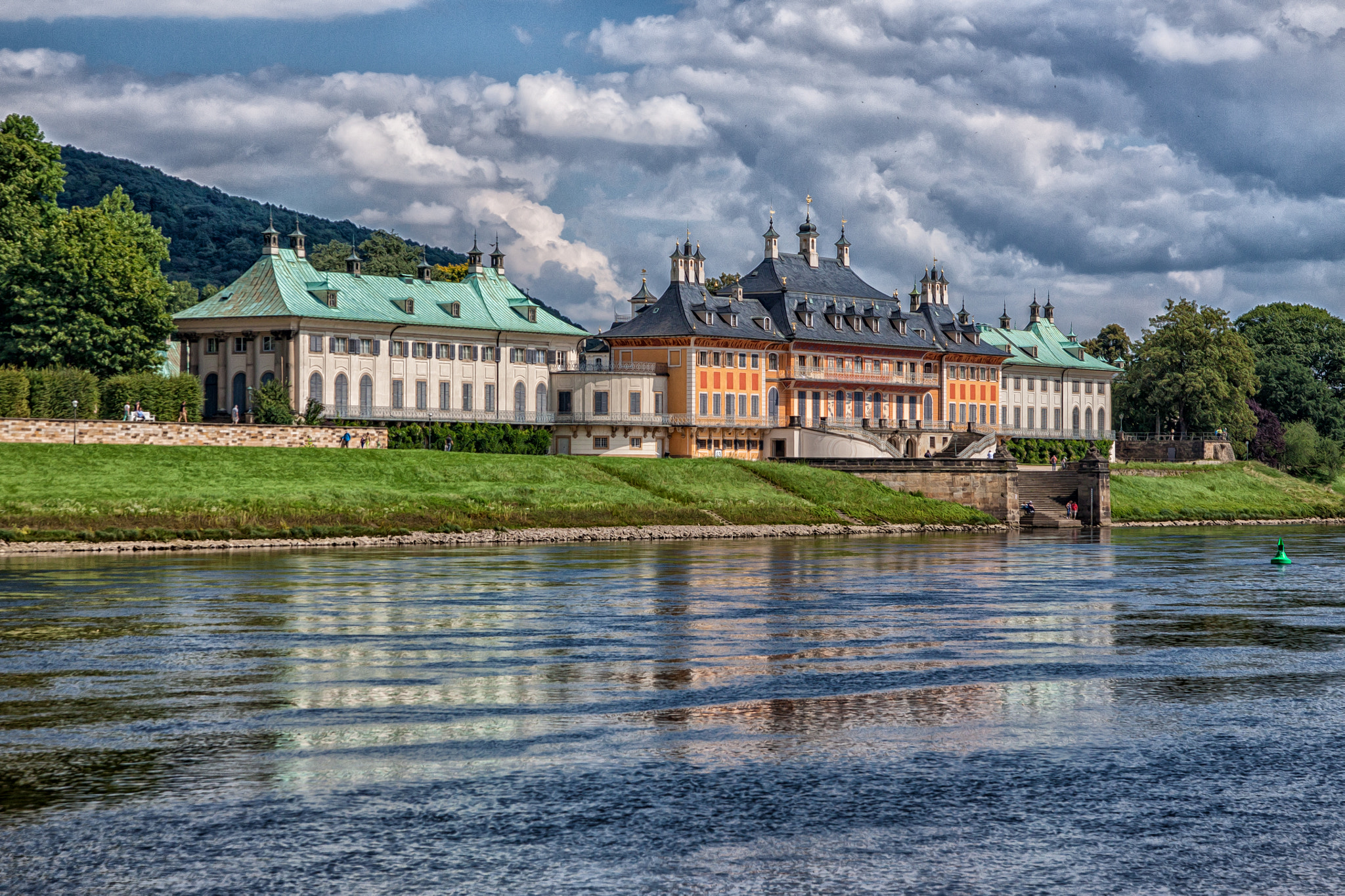 Sigma 17-70mm F2.8-4 DC Macro OS HSM sample photo. Schloss pillnitz photography