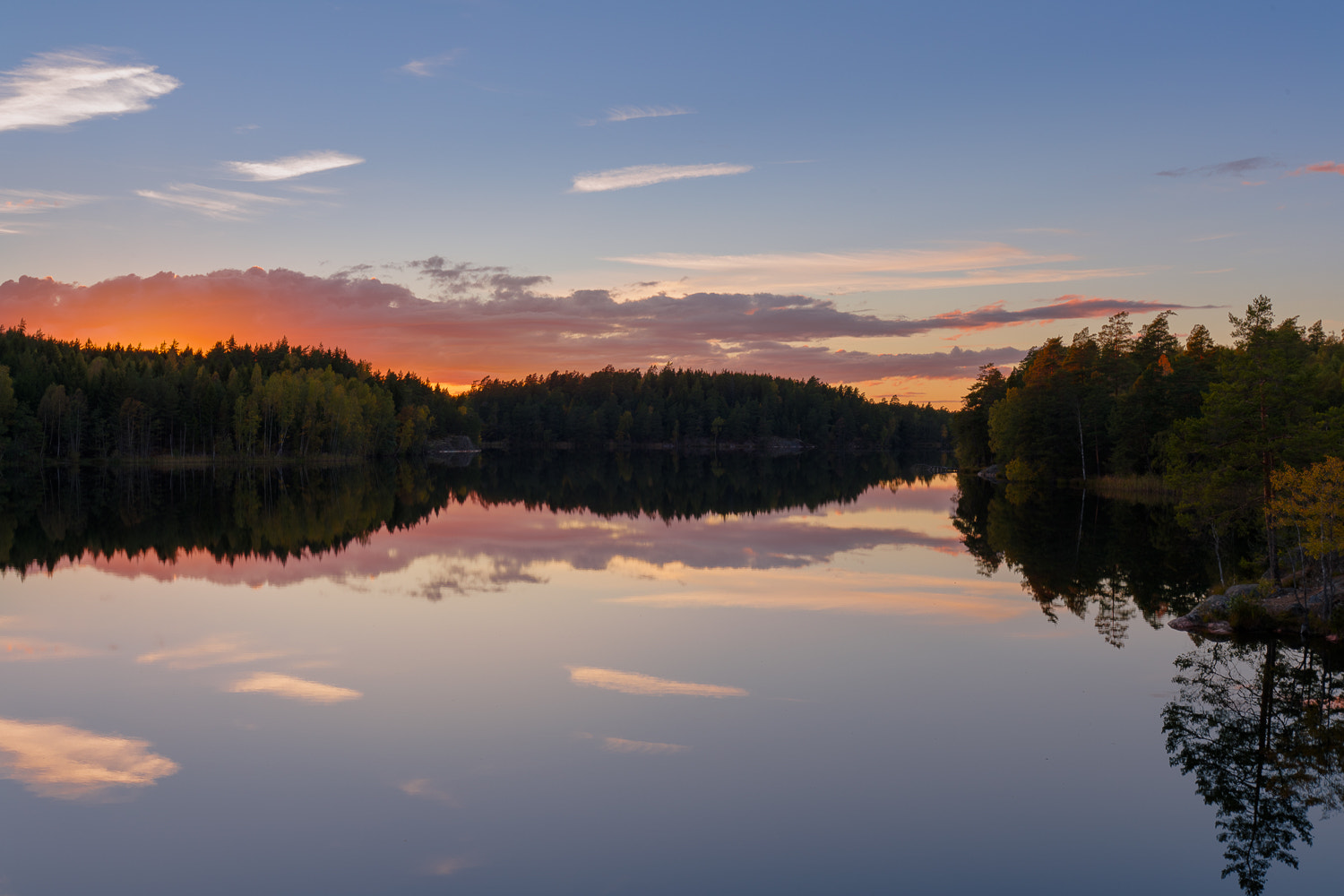 Canon EF 16-35mm F4L IS USM sample photo. Mirror lake photography