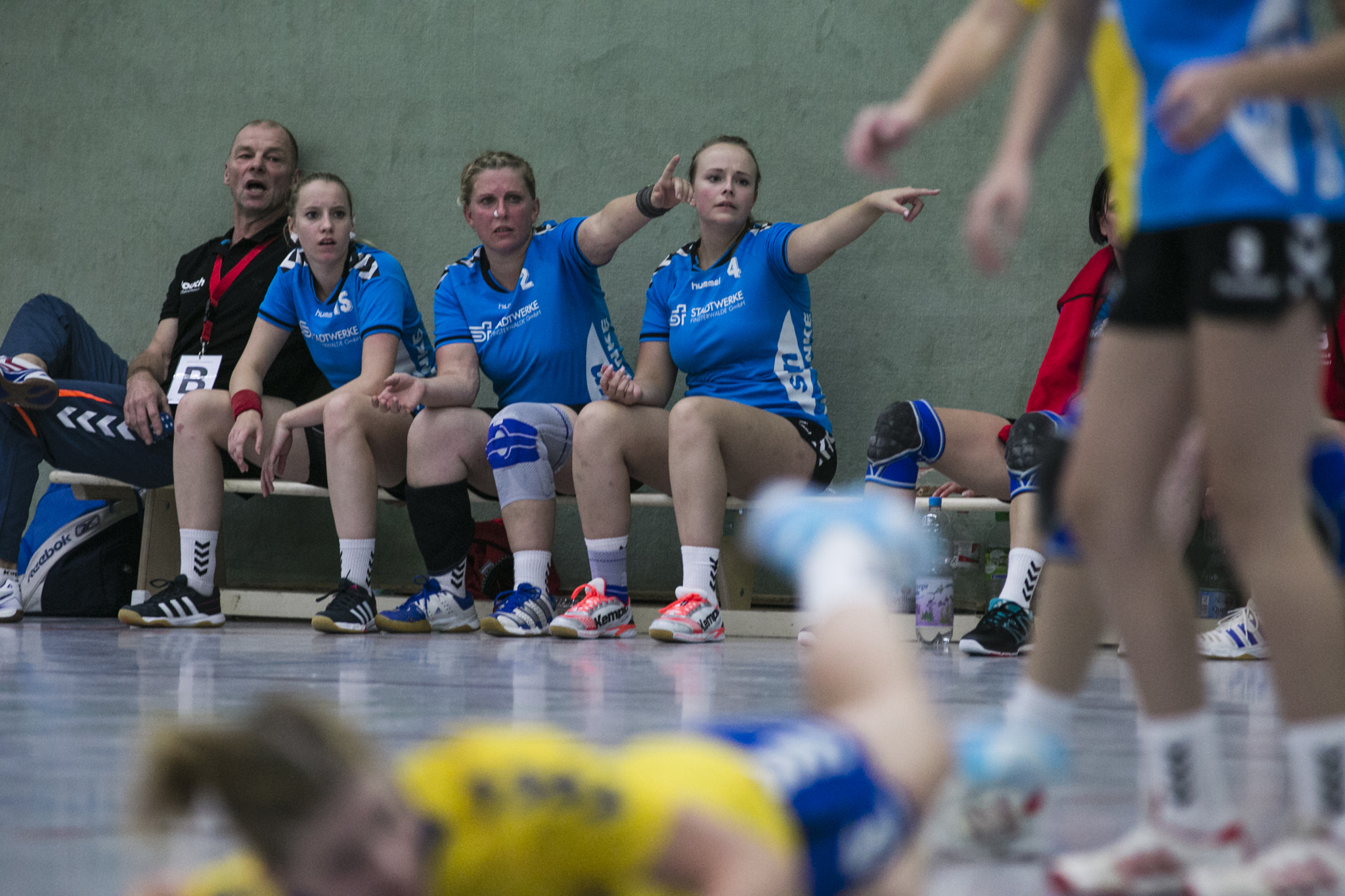 Canon EOS 6D + Canon EF 300mm F4L IS USM sample photo. Handball#16 photography
