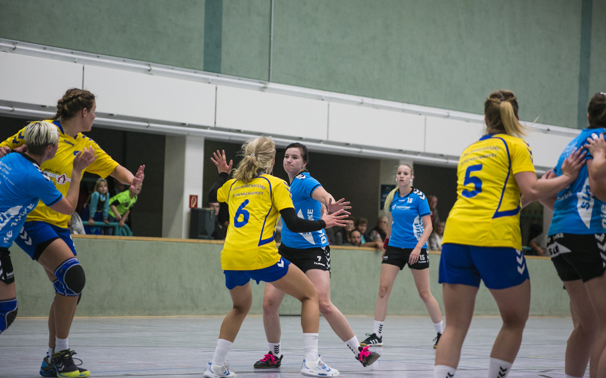 Canon EOS 6D + Canon EF 70-210mm f/3.5-4.5 USM sample photo. Handball#18 photography