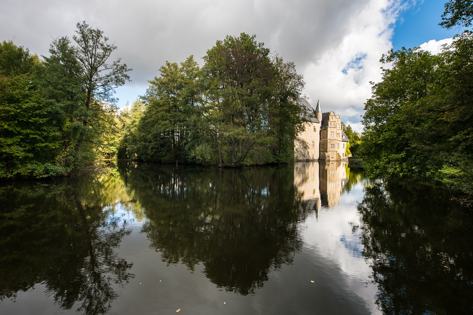 Sony a7R II + Canon EF 16-35mm F4L IS USM sample photo. The castle photography