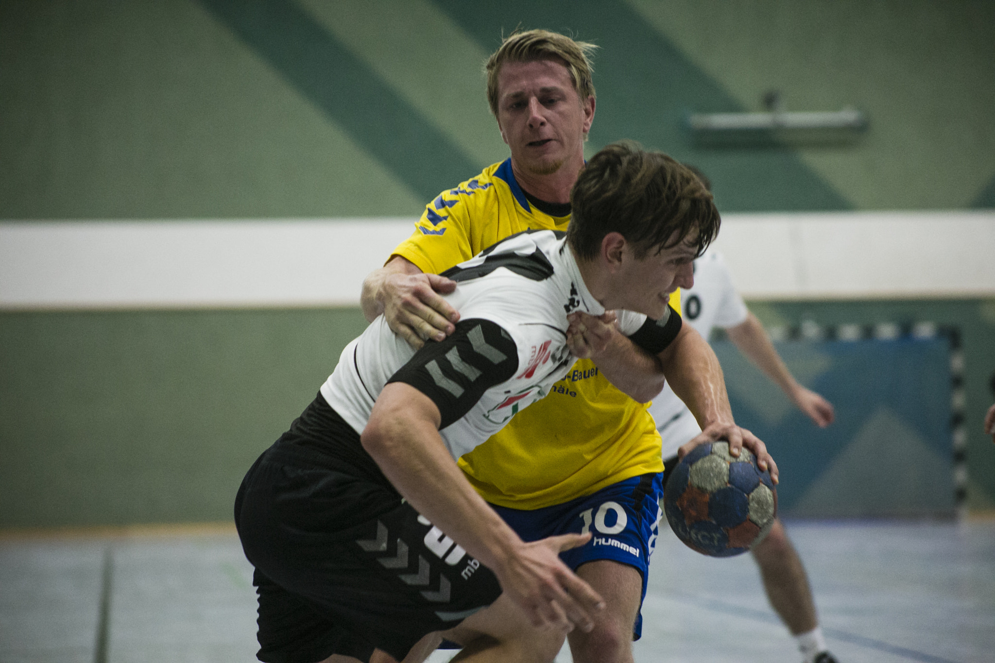 Canon EOS 6D + Canon EF 70-210mm f/3.5-4.5 USM sample photo. Handball#21 photography