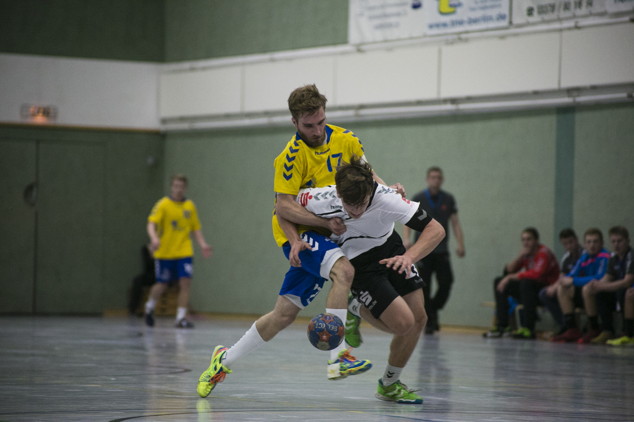 Canon EOS 6D + Canon EF 70-210mm f/3.5-4.5 USM sample photo. Handball#22 photography