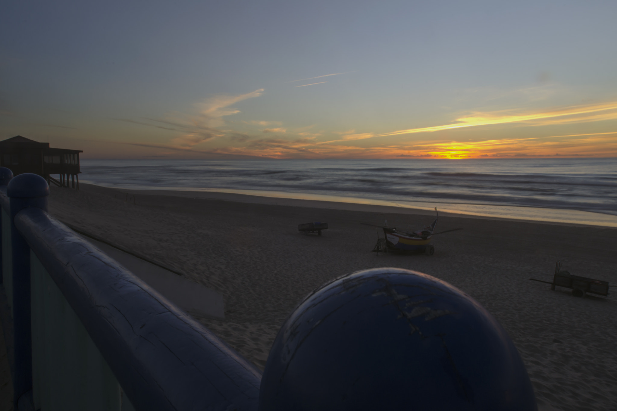 Nikon AF-S Nikkor 17-35mm F2.8D ED-IF sample photo. "a boat on the beach ..." photography