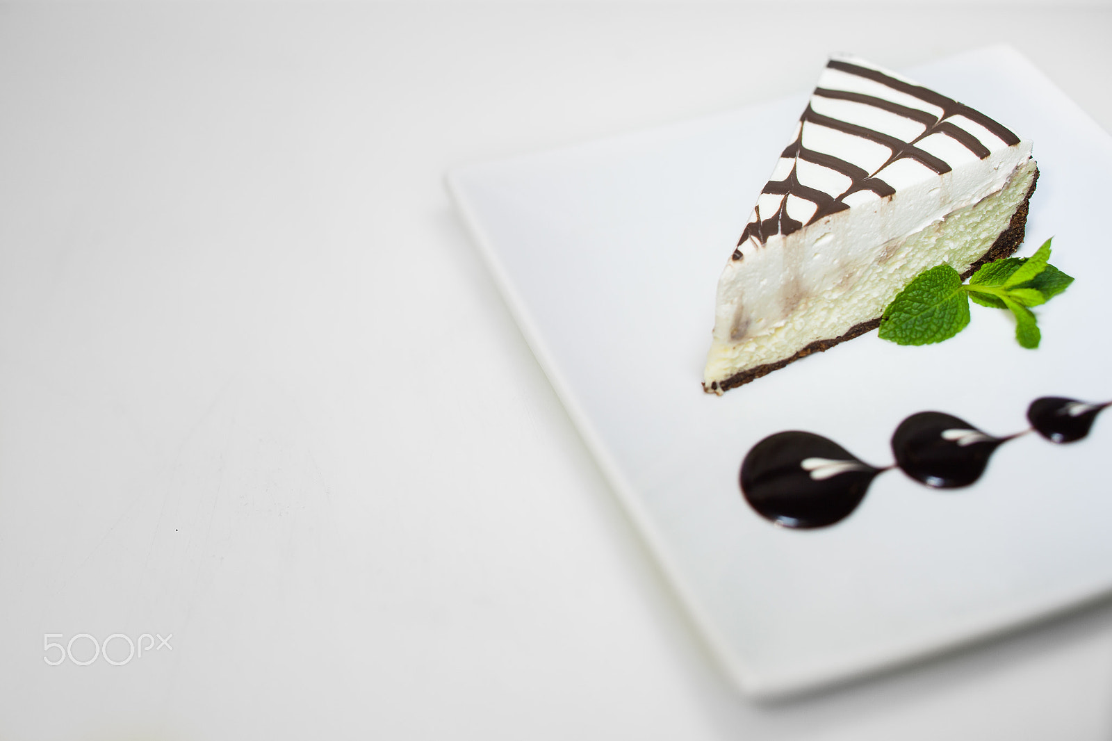 Canon EOS 5D Mark II + Canon TS-E 45mm F2.8 Tilt-Shift sample photo. Cheese cake on the plate photography