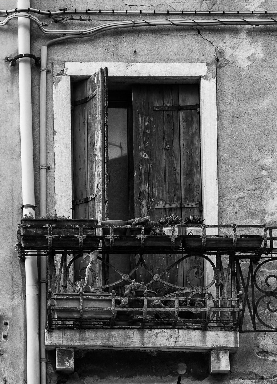 Nikon D5 sample photo. Balcony photography