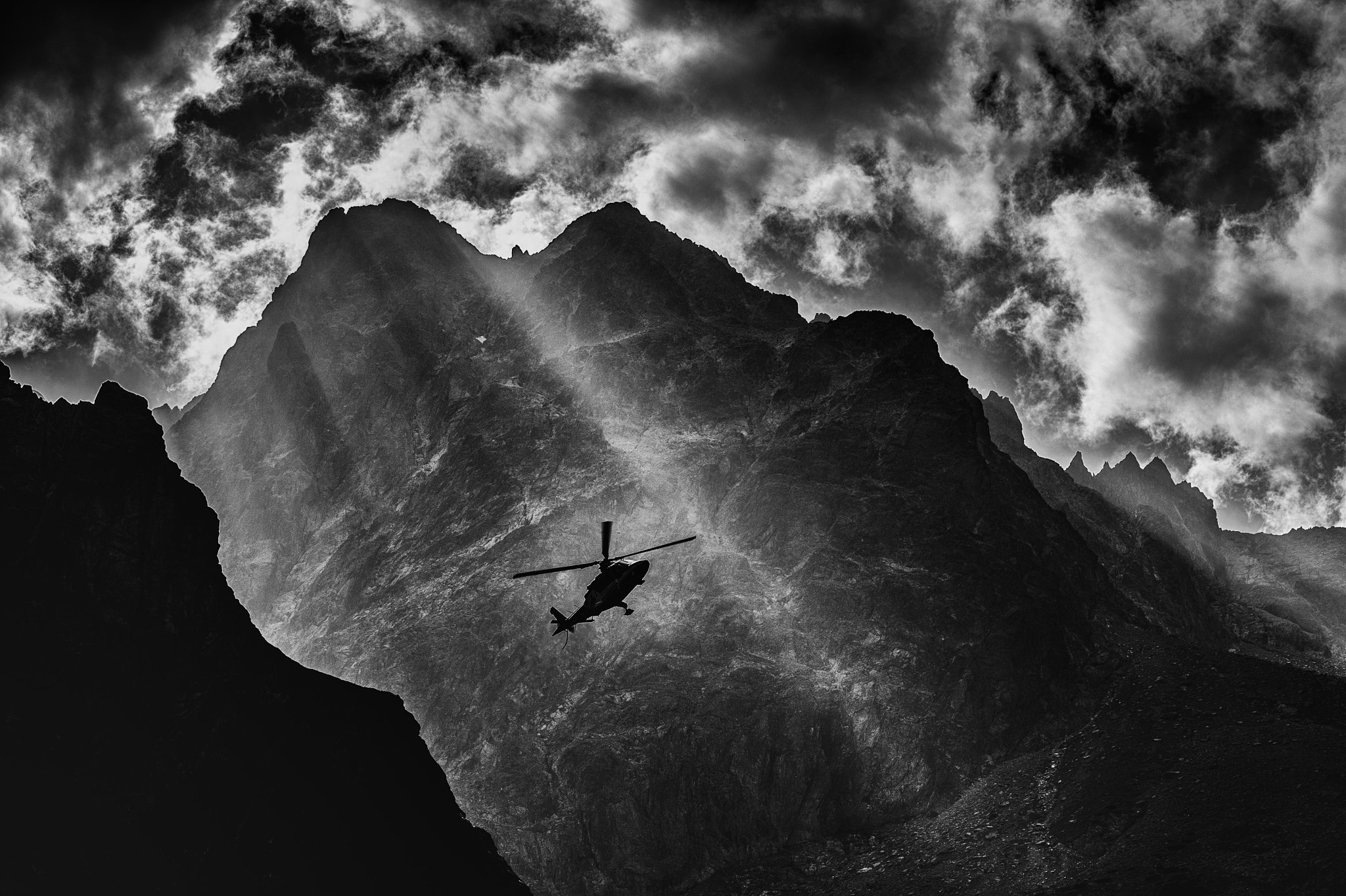 Fujifilm X-E2S sample photo. Mountain rescue photography