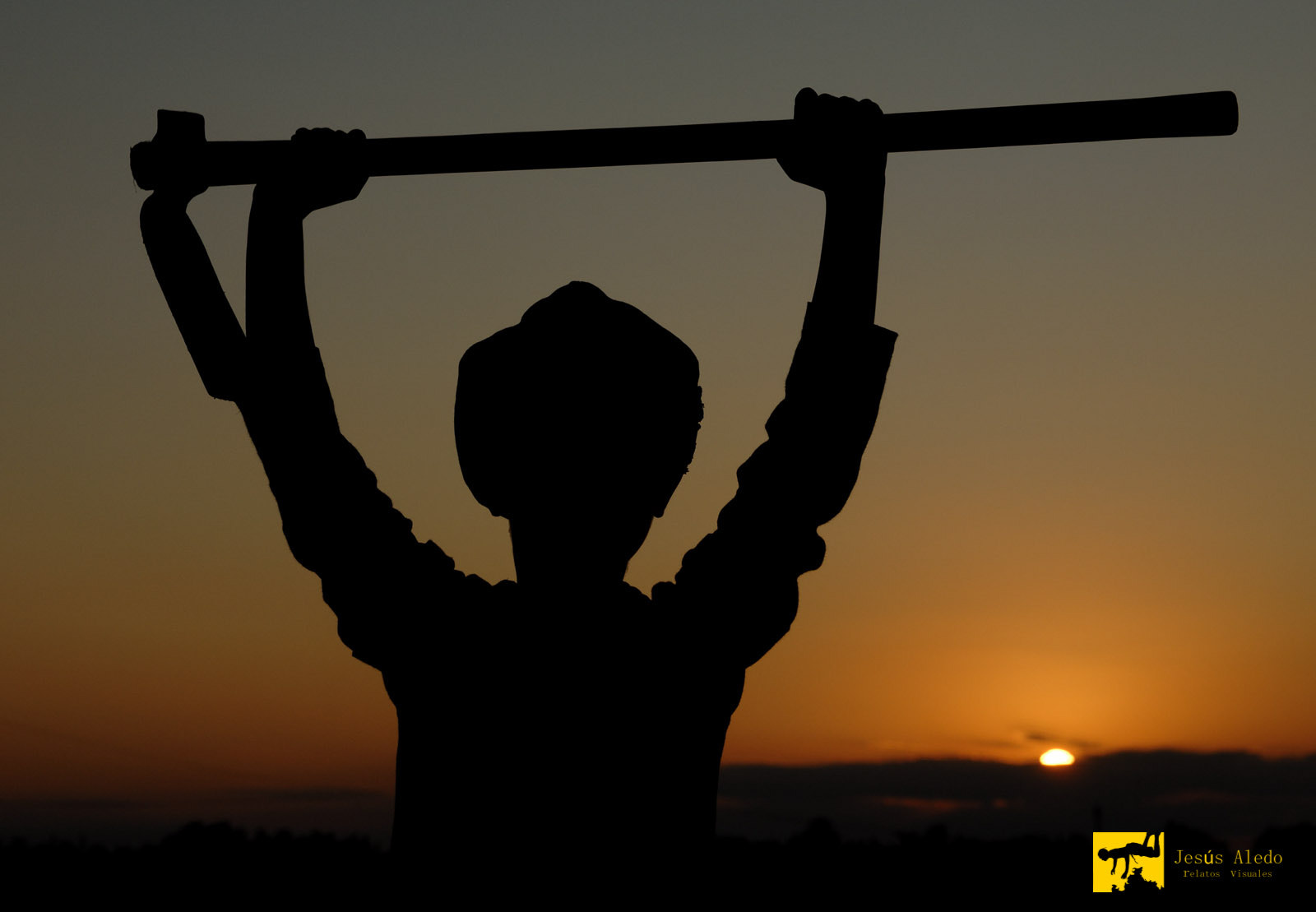Nikon D2X sample photo. "the hard-working child" photography