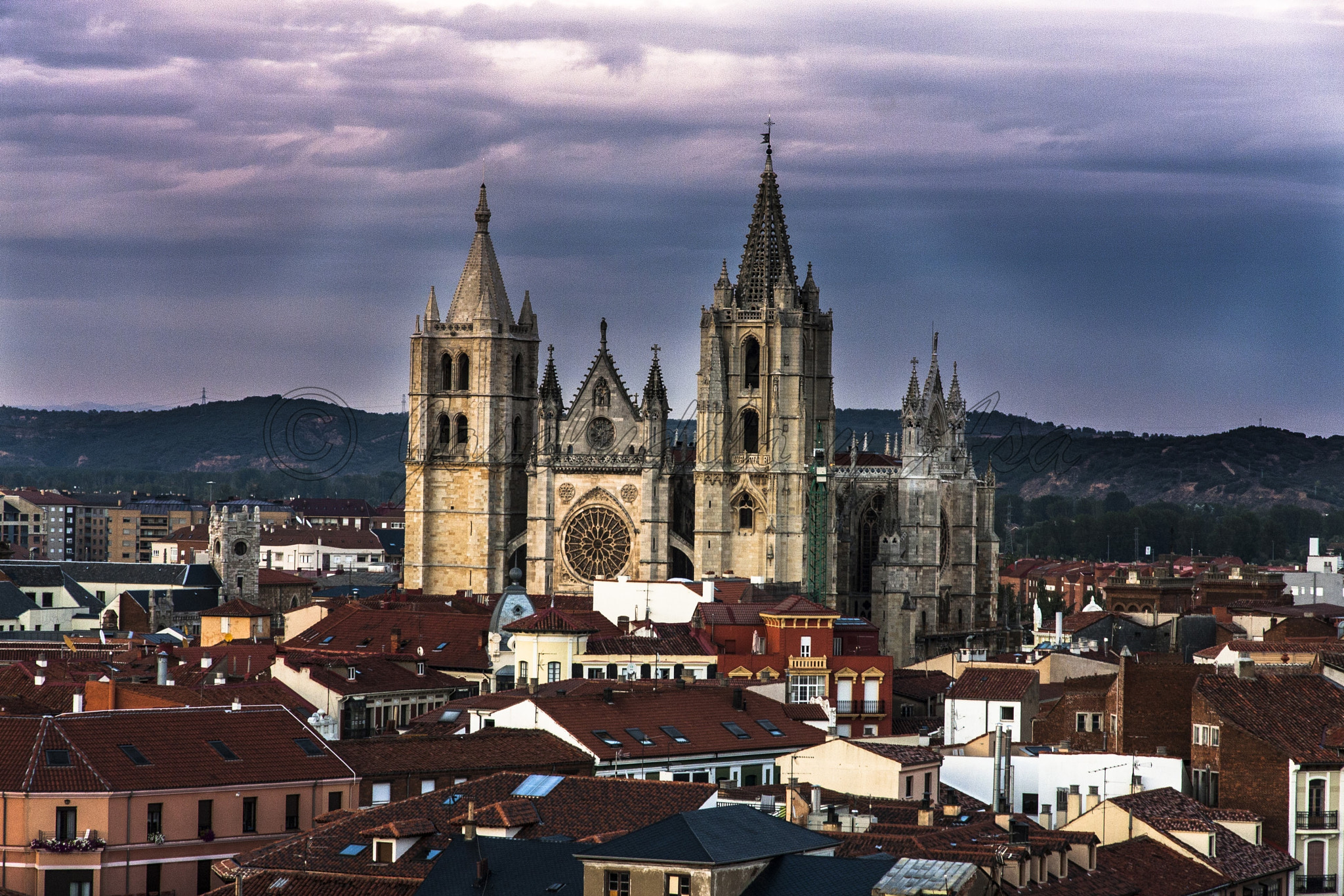 Canon EOS 40D sample photo. Catedral de león photography