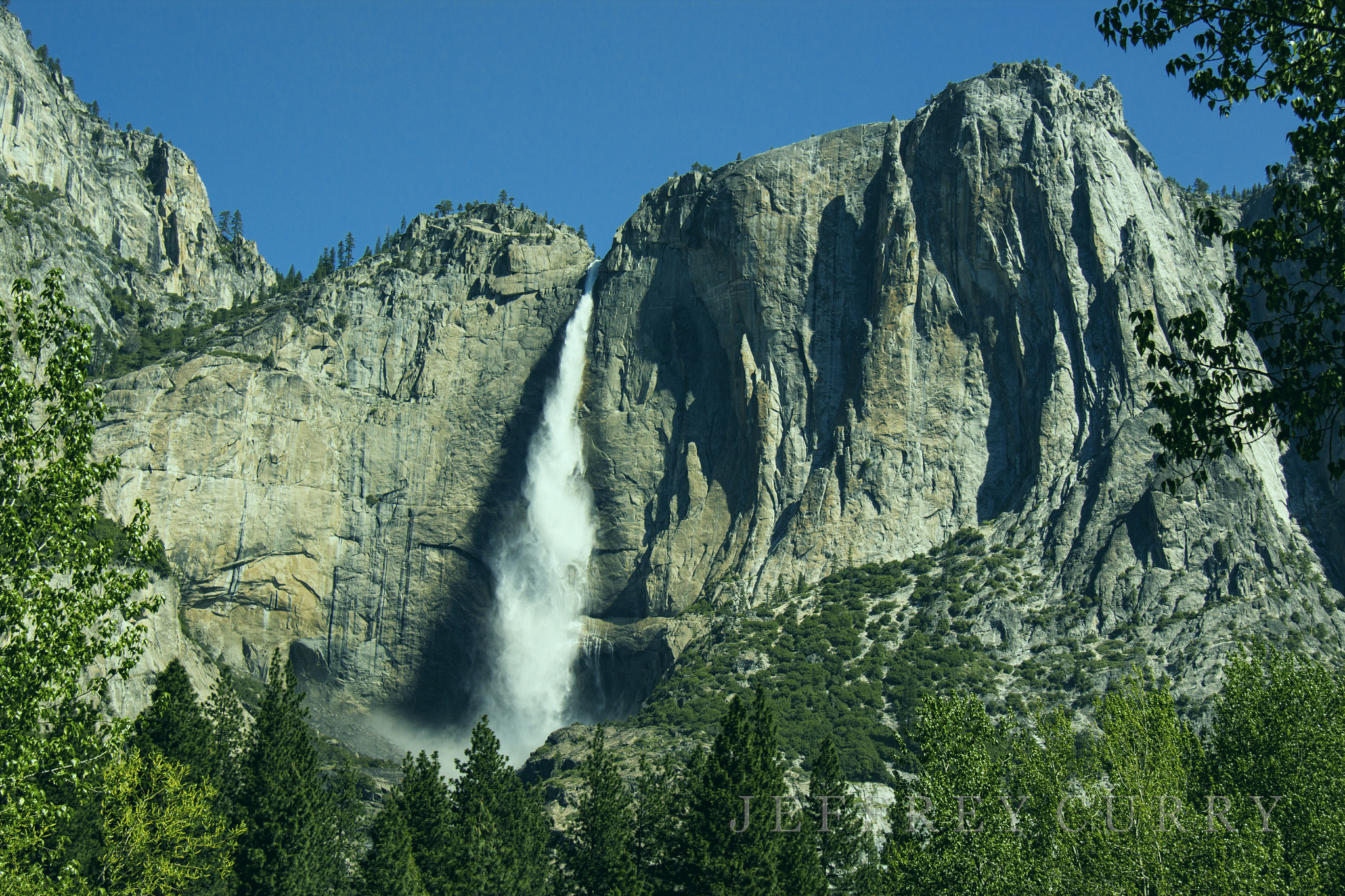 Canon EF-S 18-200mm F3.5-5.6 IS sample photo. Yosemite falls photography