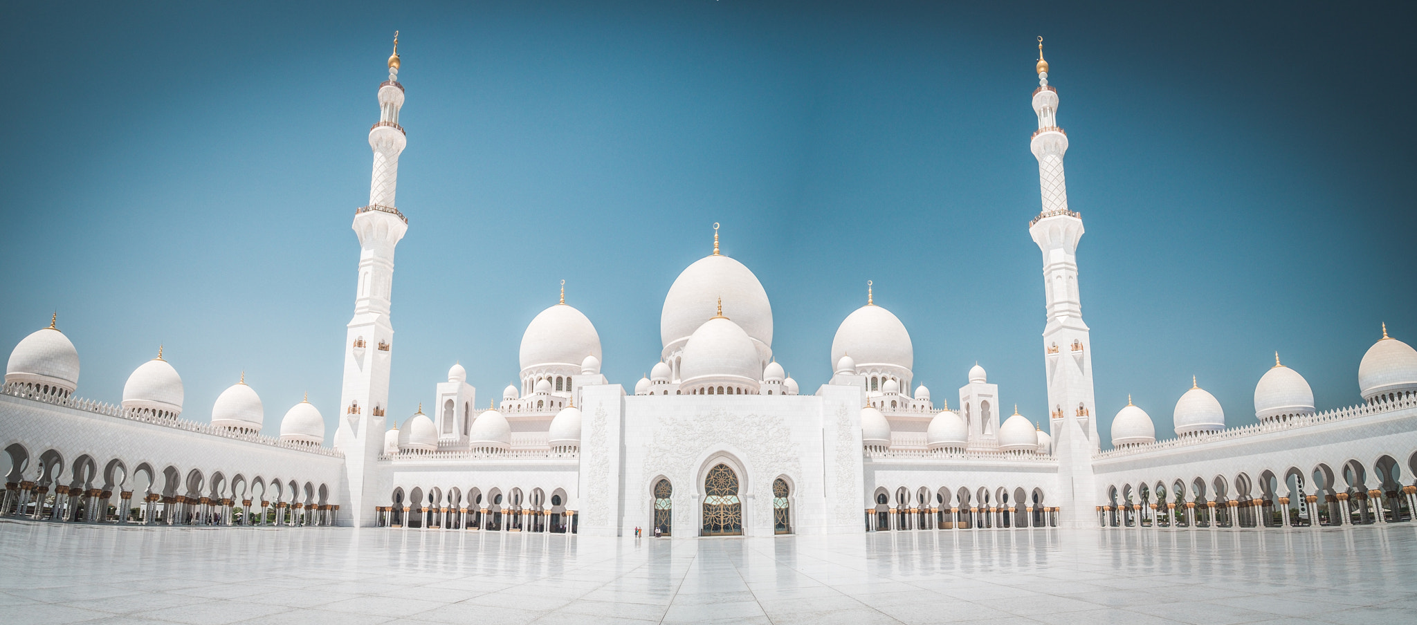 Fujifilm X-Pro1 + Fujifilm XF 14mm F2.8 R sample photo. Abu dhabi sheikh zayed mosque photography