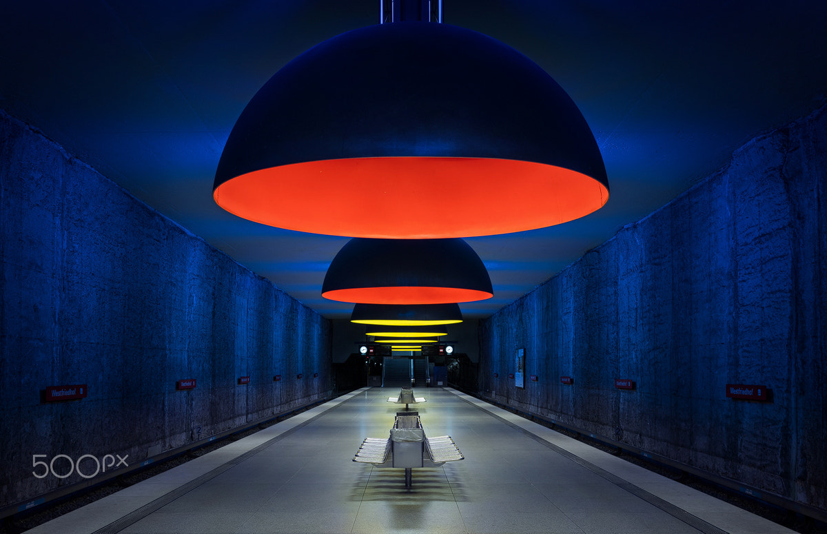 Canon EOS 5DS R + Canon EF 16-35mm F4L IS USM sample photo. Urban underground photography