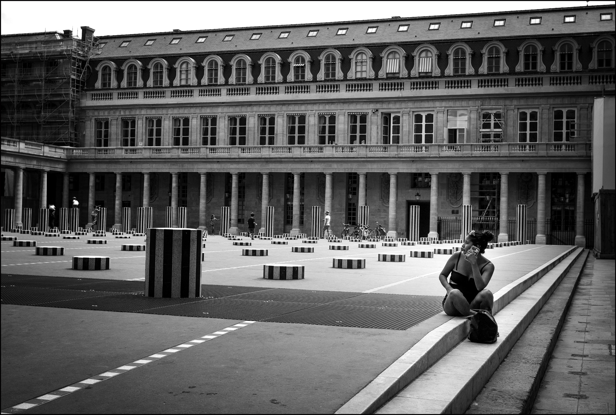 Summicron-M 35mm f/2 (IV) sample photo. "les deux plateaux" de daniel buren photography