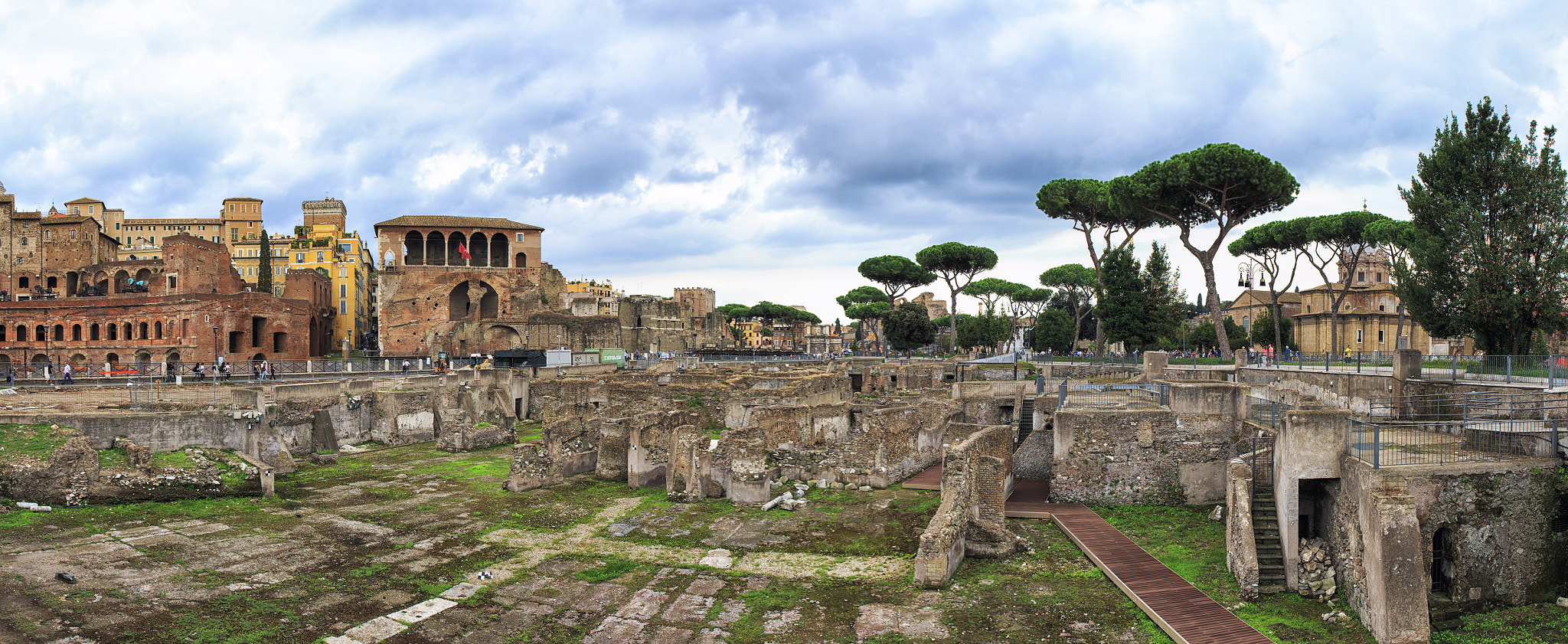Canon EF 24-70mm F4L IS USM sample photo. Trajan forum photography