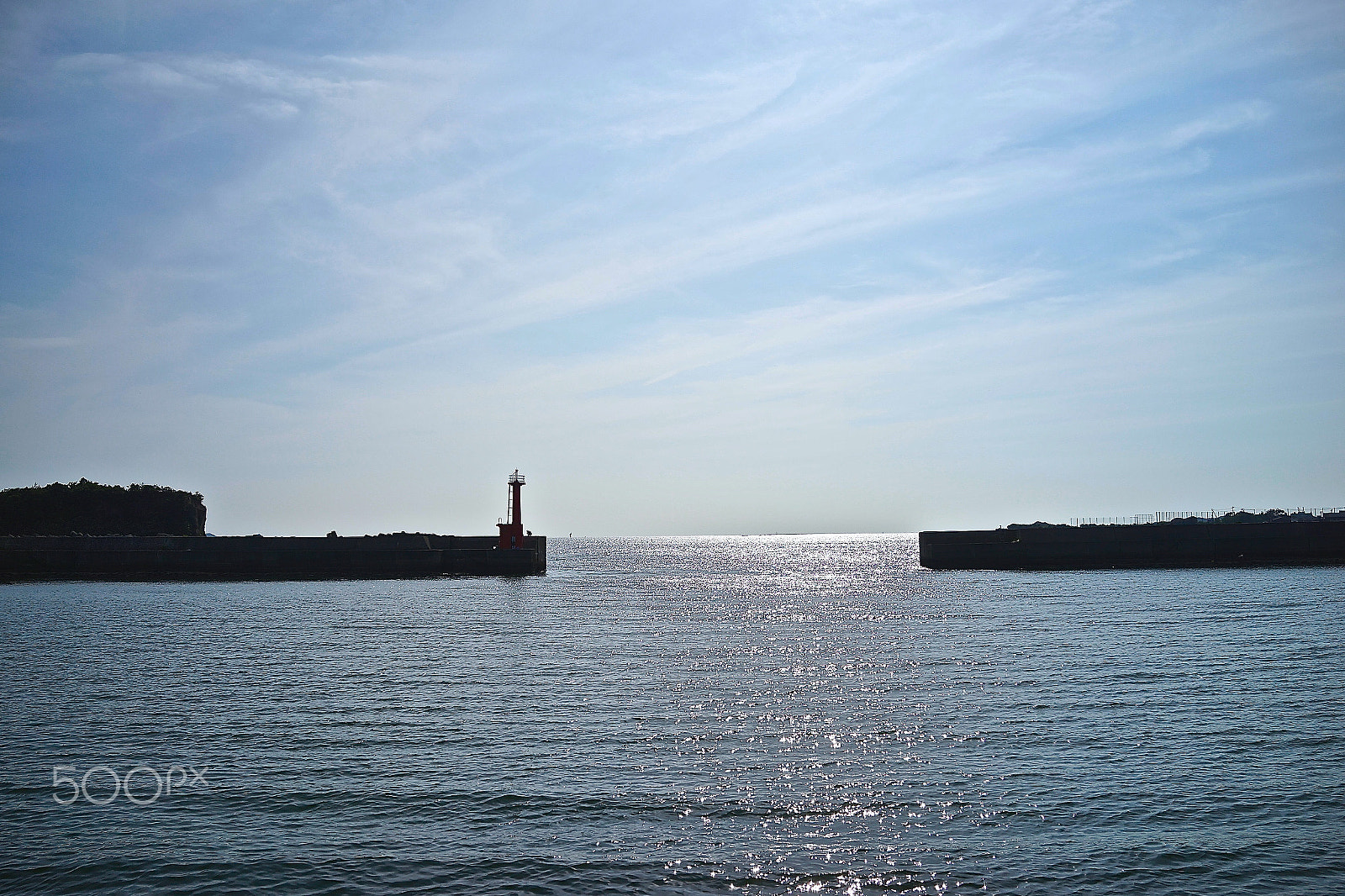 Sony Cyber-shot DSC-RX1R + Sony 35mm F2.0 sample photo. Blue sky and sea photography