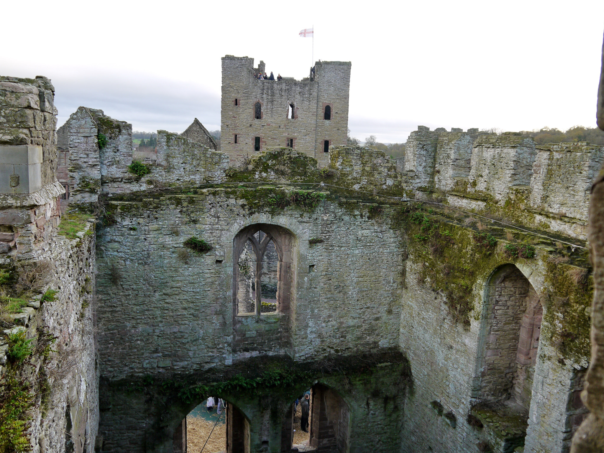Panasonic Lumix DMC-GF3 + IO 14-42mm F3.5-5.6 sample photo. Ludlow castle, wales,  uk photography