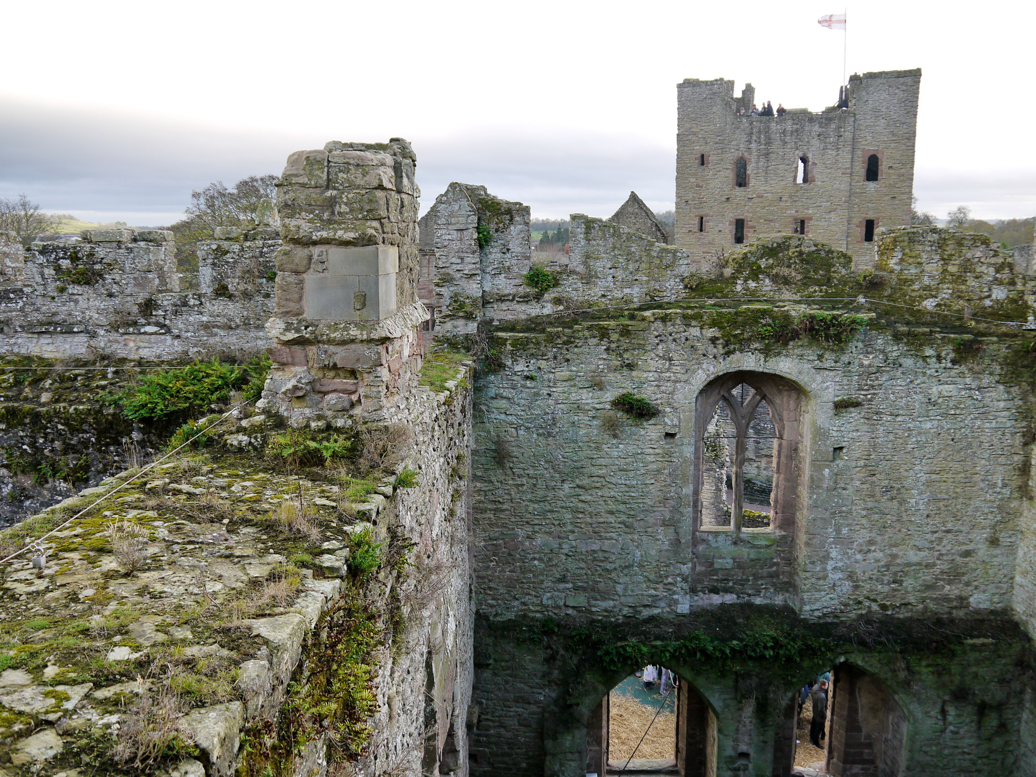 Panasonic Lumix DMC-GF3 + IO 14-42mm F3.5-5.6 sample photo. Ludlow castle, wales,  uk photography